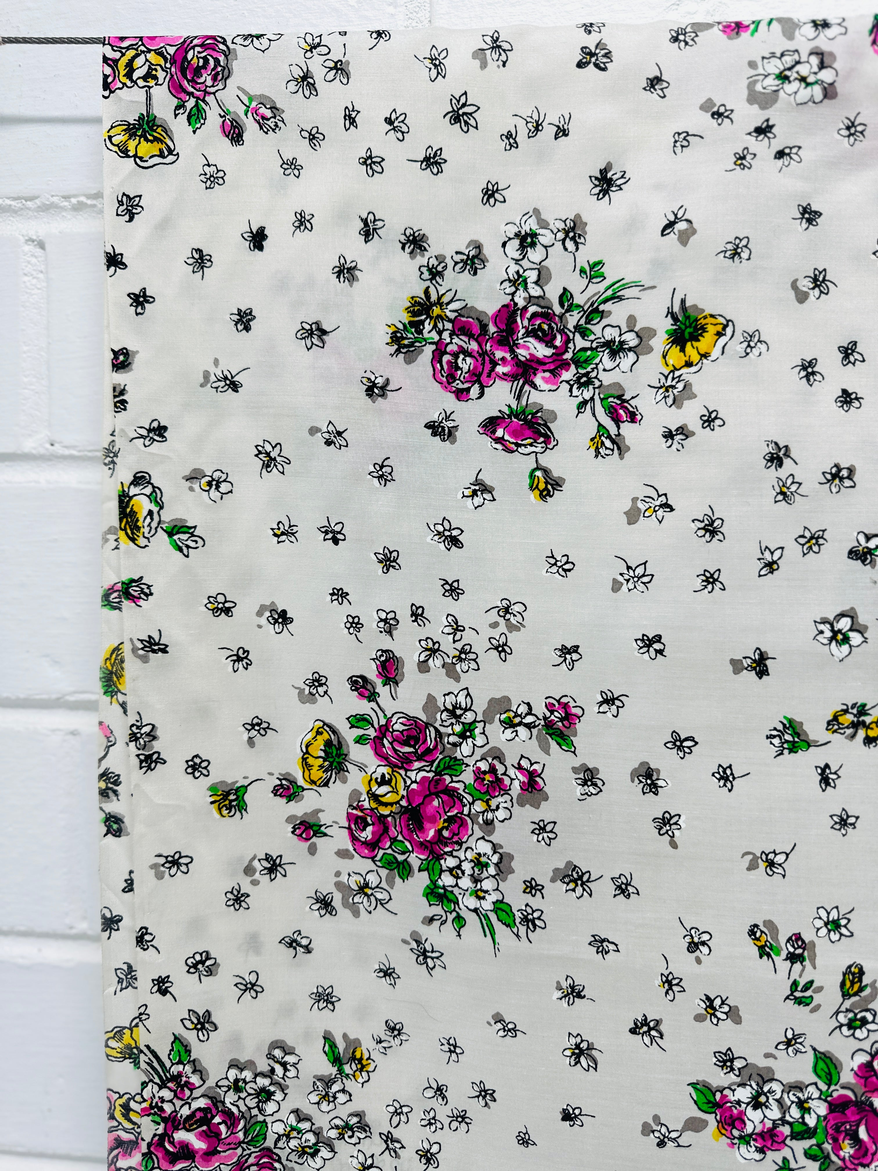 770cms HUGE Delicate Pretty Floral Fabric Stunning Dress Fabric