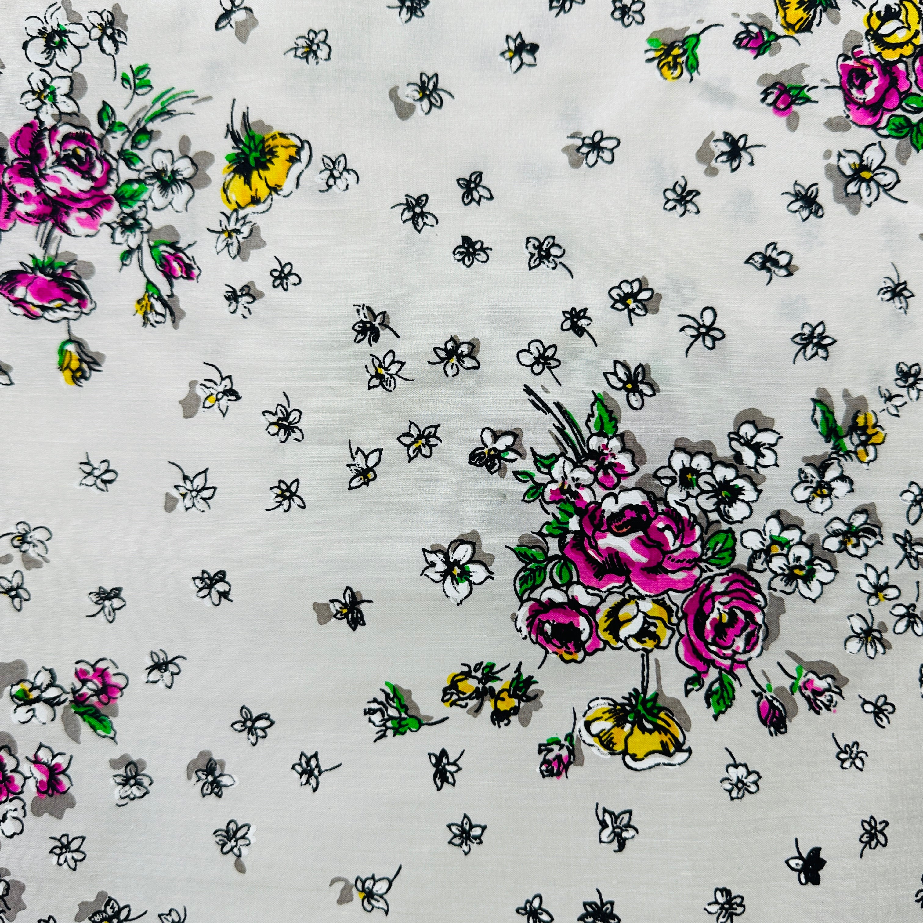 770cms HUGE Delicate Pretty Floral Fabric Stunning Dress Fabric