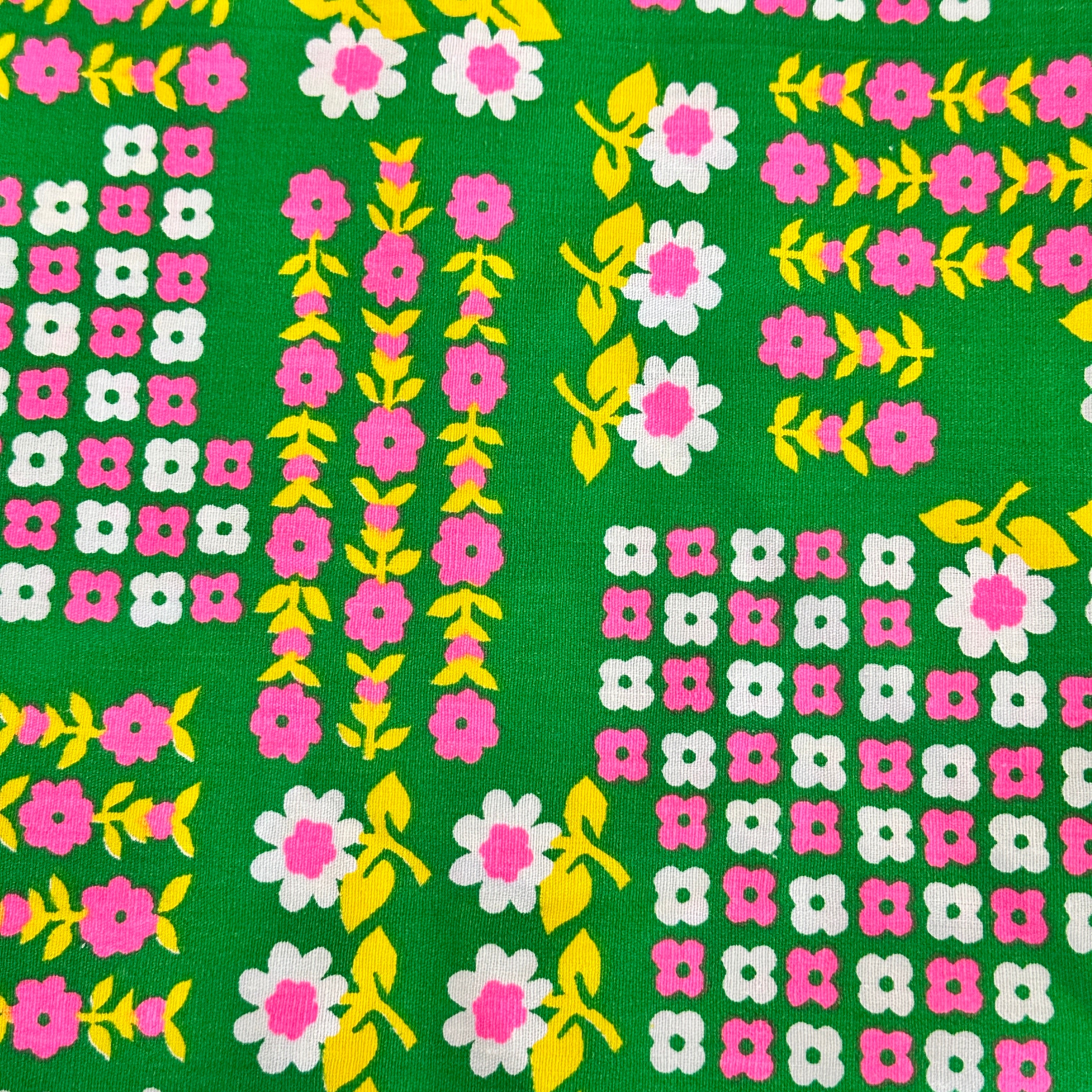 200cms AMAZING Retro Green & Pink Floral Fabric