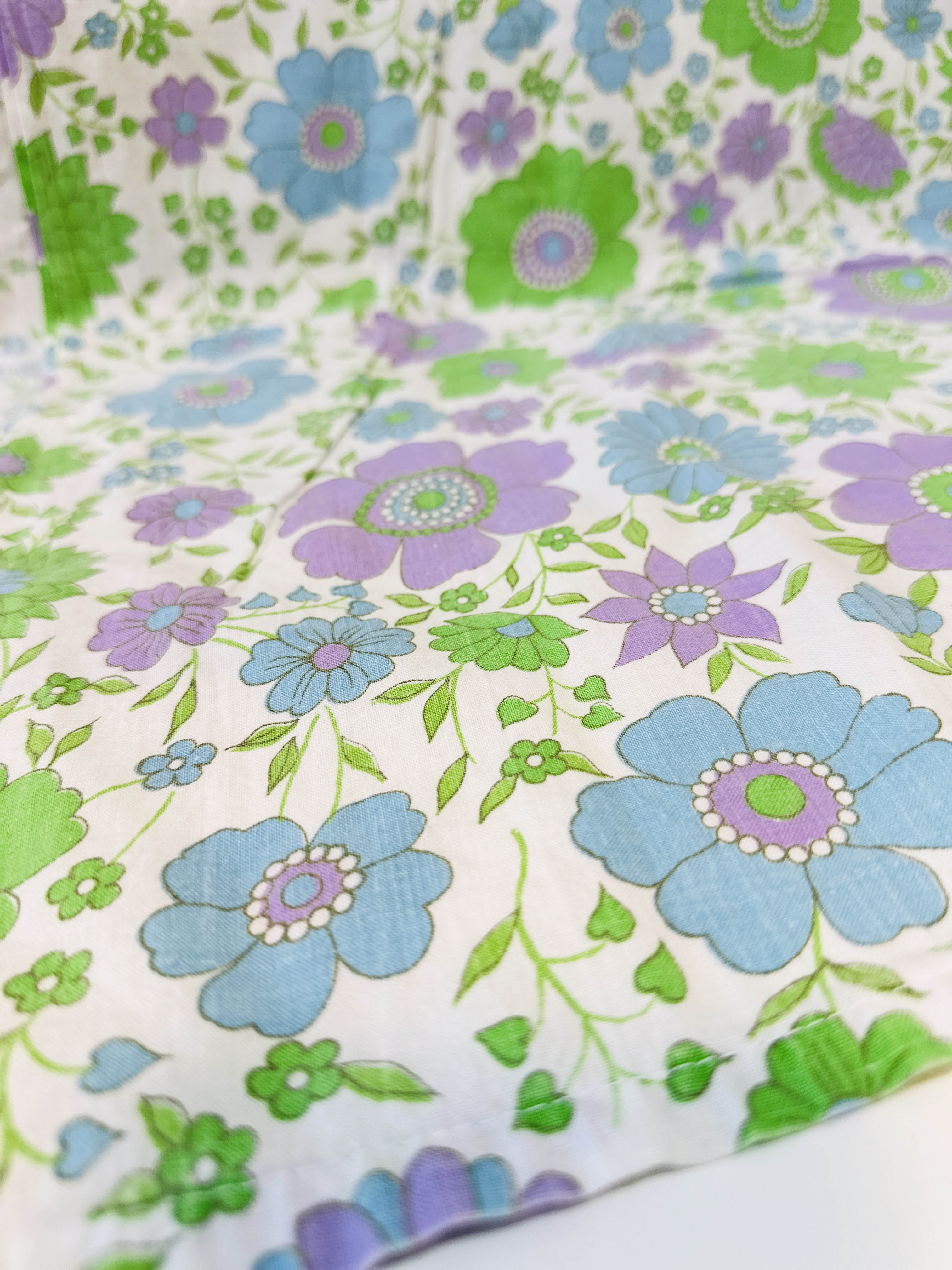 230cms 70's Flower Power Cotton Sheet LOVELY