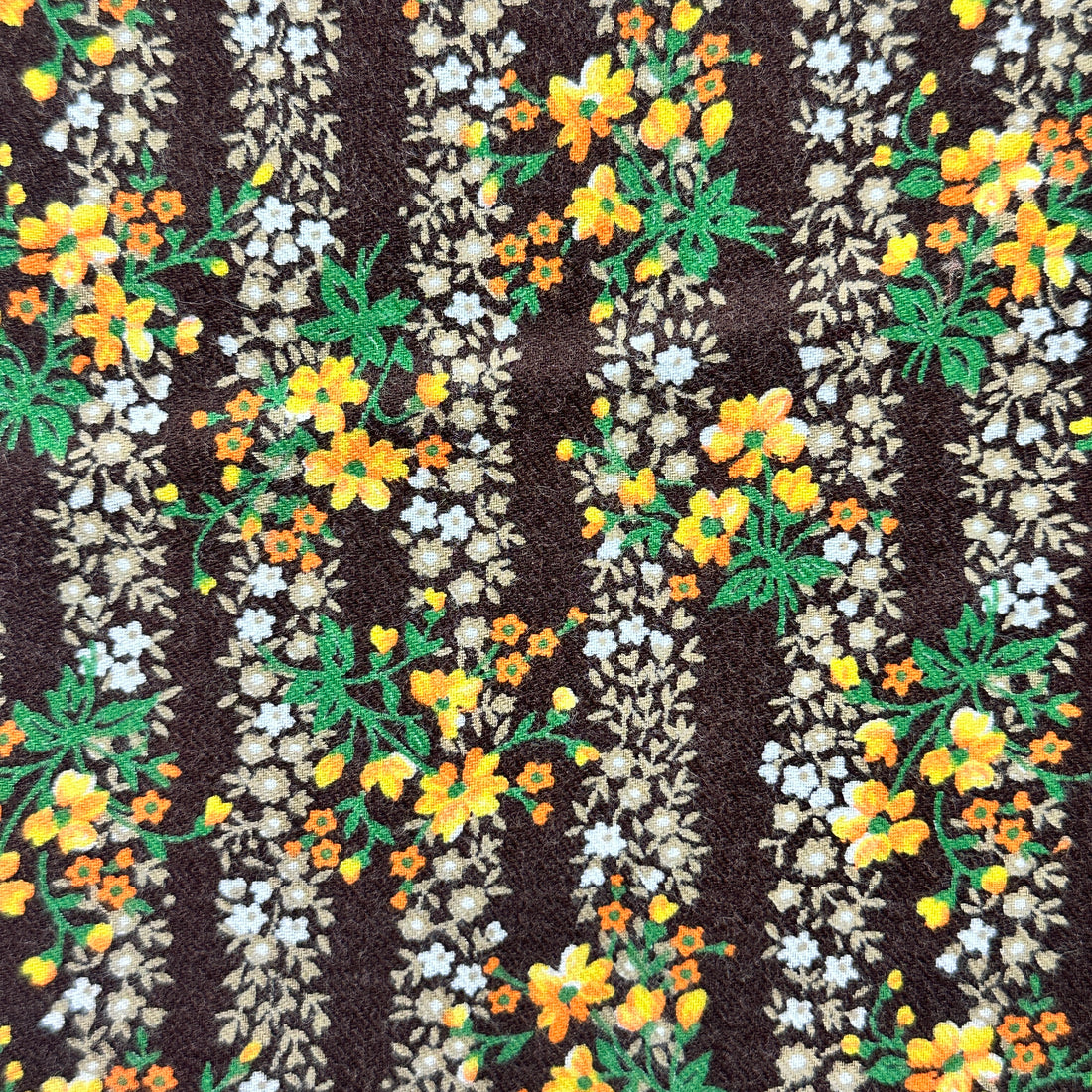 220cms Pretty Brown Floral Vintage Fabric