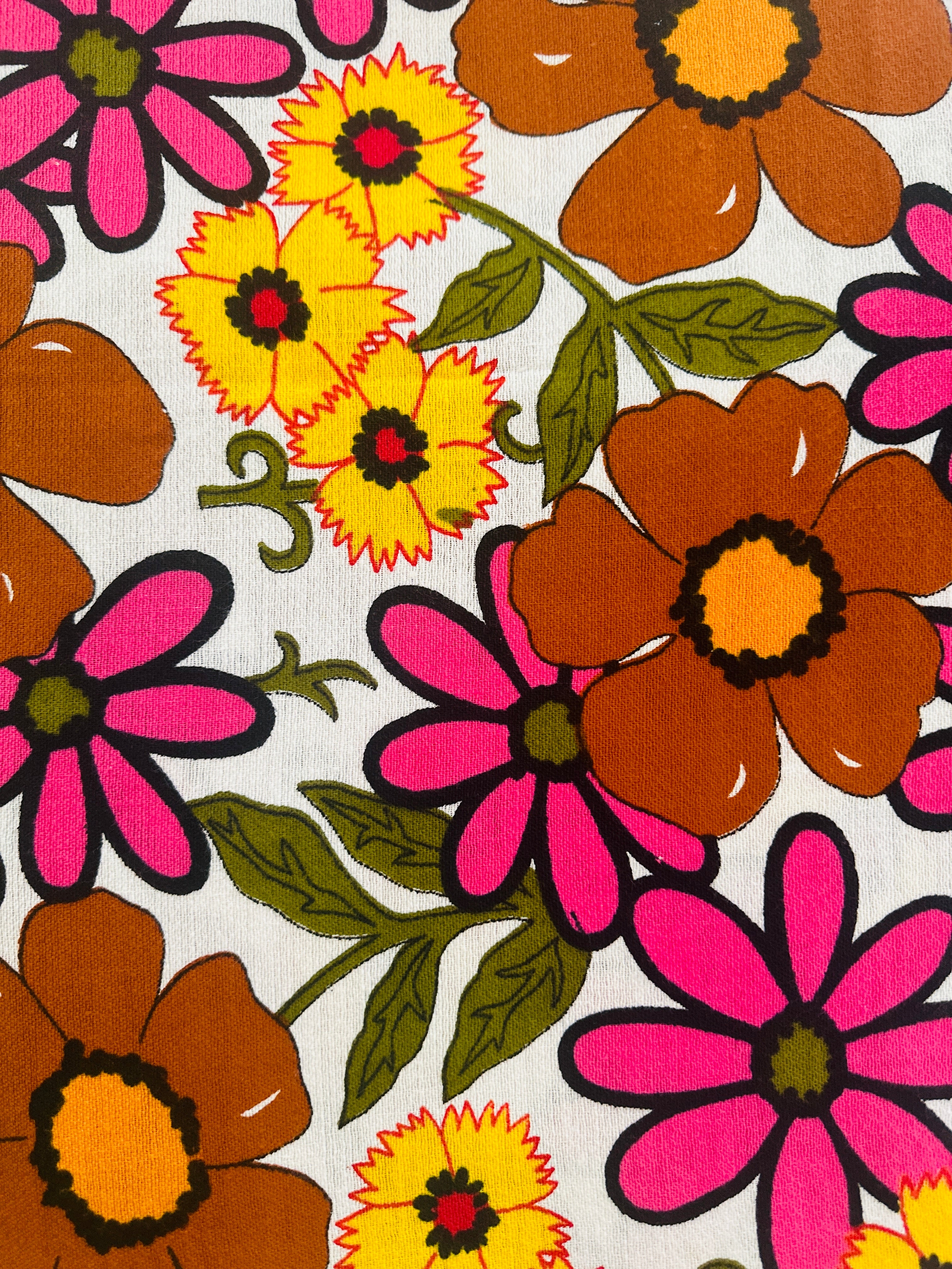 440cms FABULOUS Loud Vintage Fabric HUGE