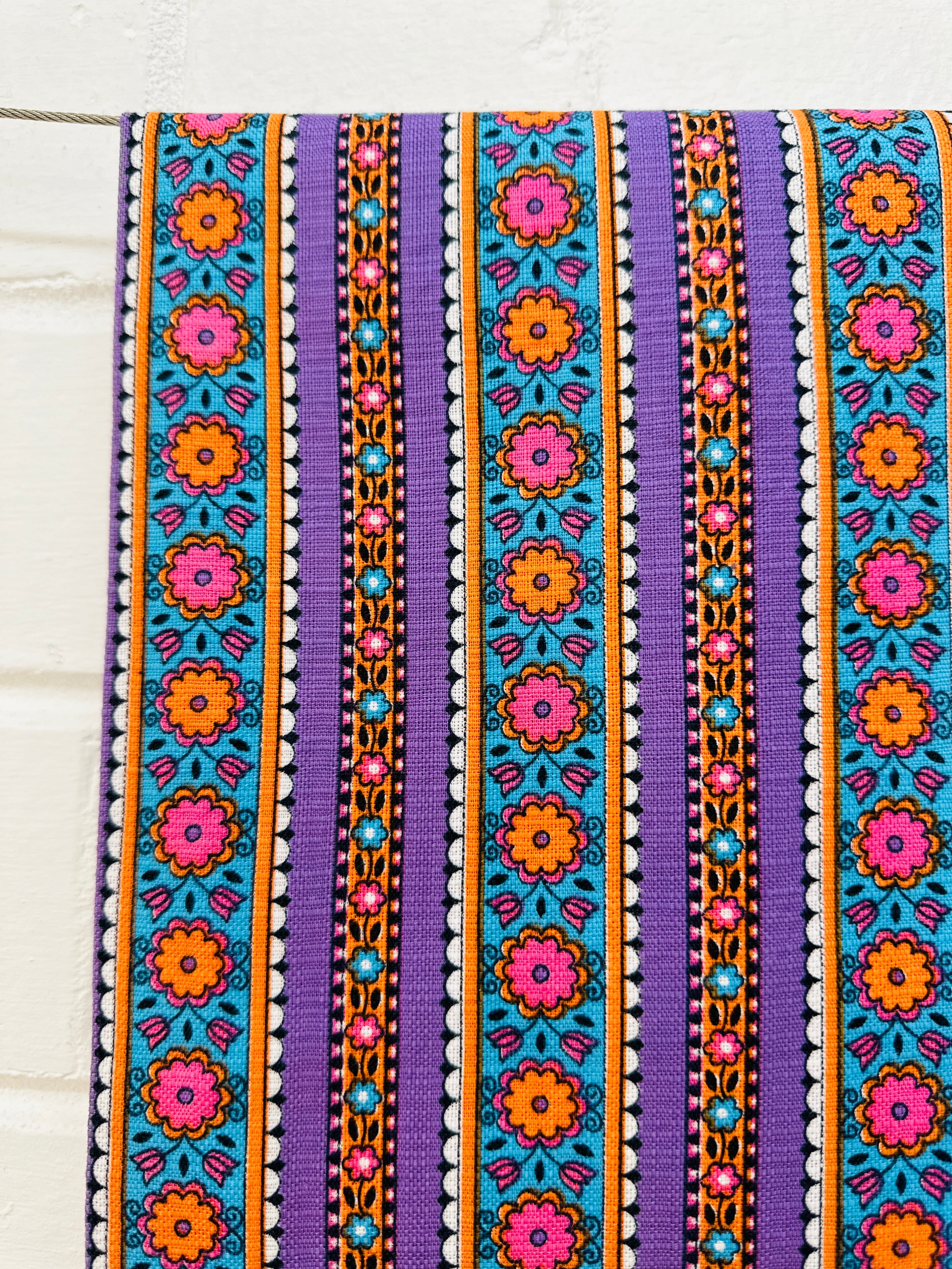195cms RETRO Vintage Cotton AMAZING Fabric