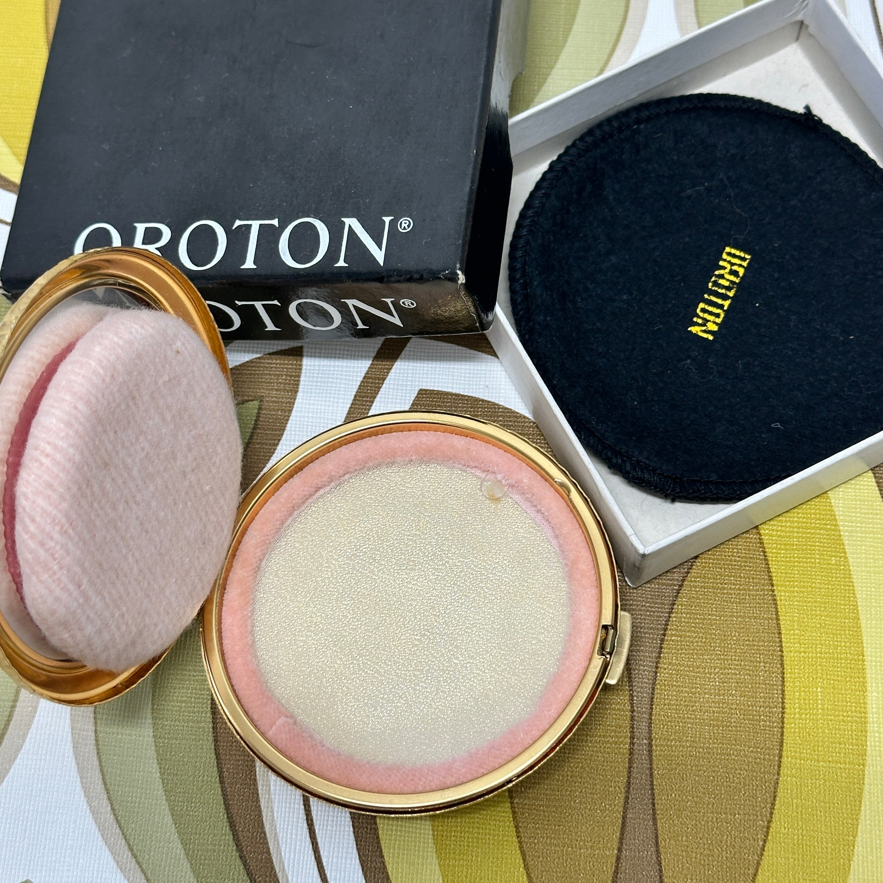 UNUSED Vintage Retro OROTON Compact Stunning Collectable