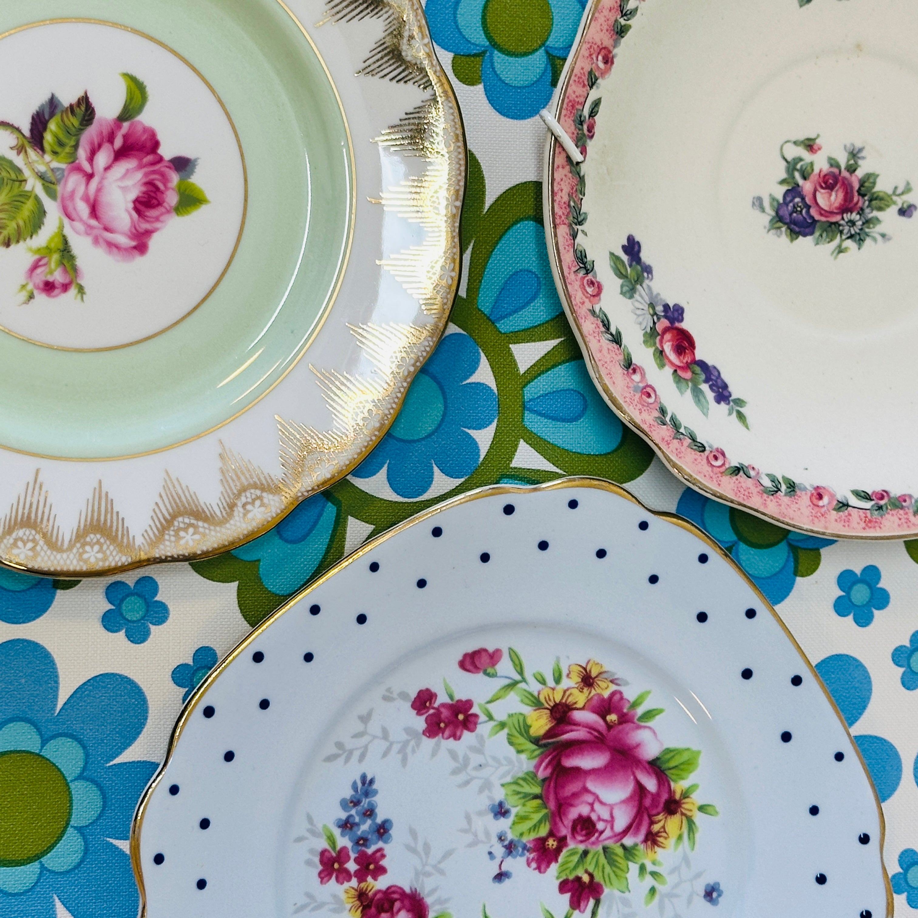 ROSLYN Vintage Pretty Plate England