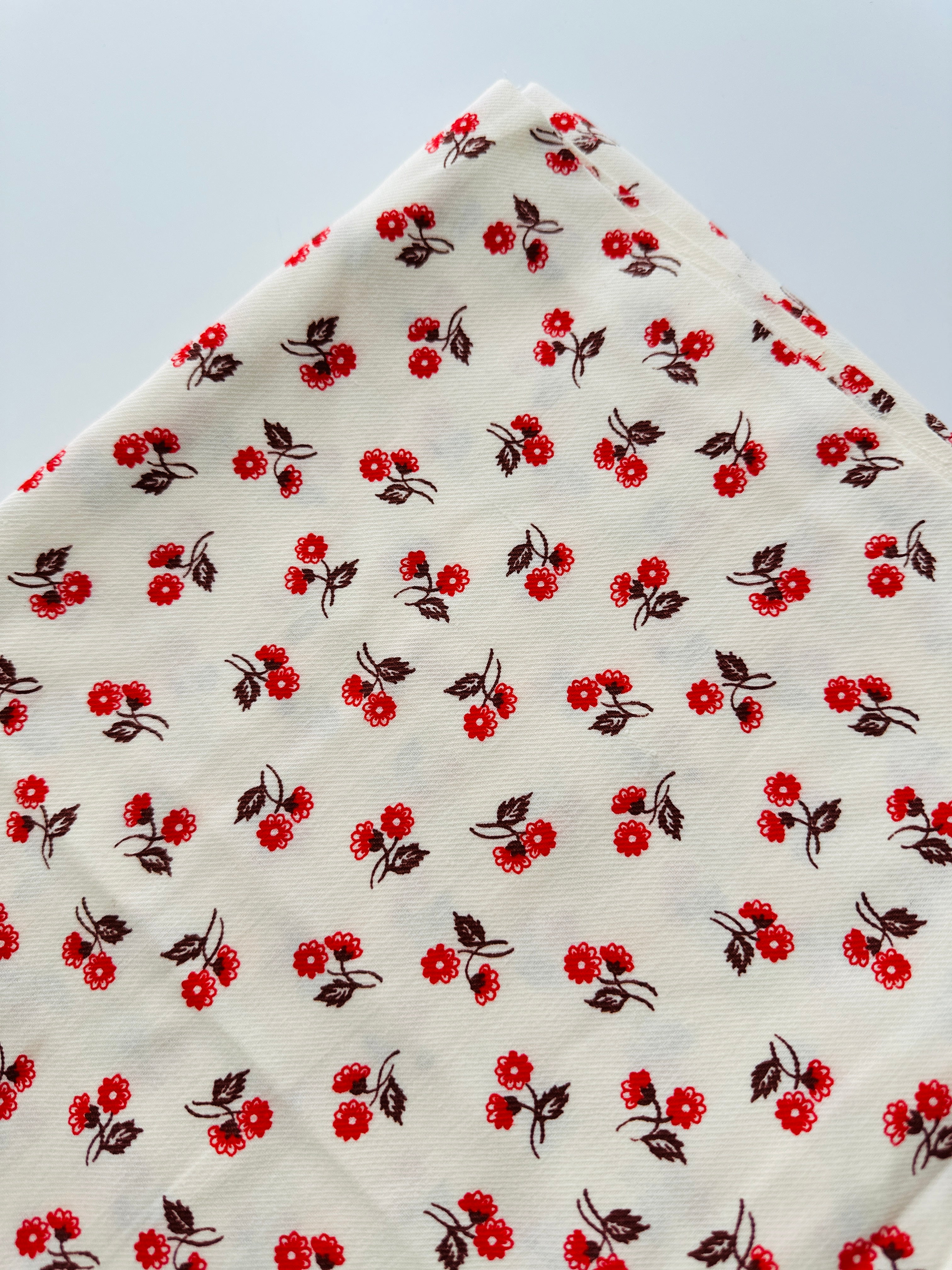 300cms Large LOT of Beautiful Vintage Cotton FABRIC