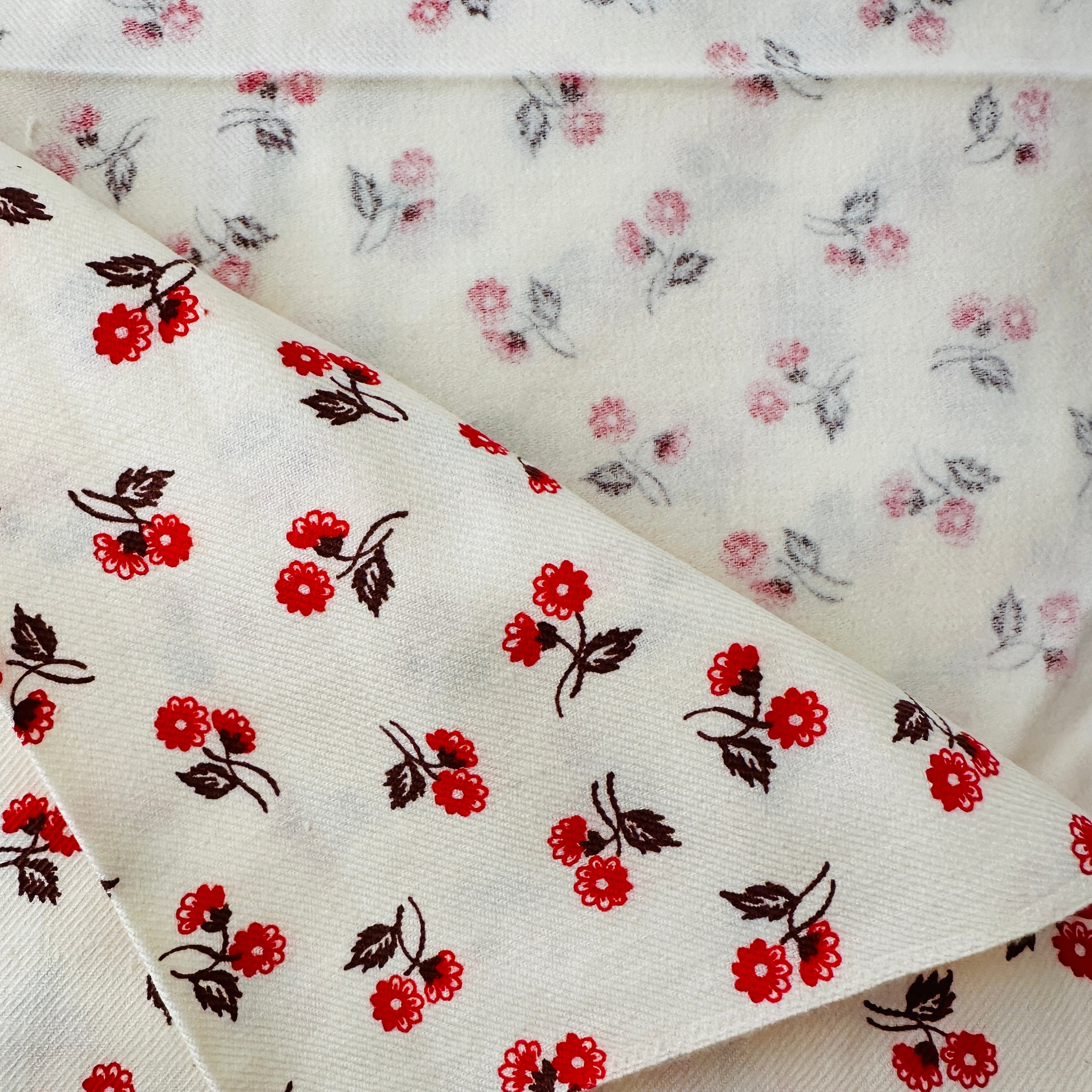 300cms Large LOT of Beautiful Vintage Cotton FABRIC