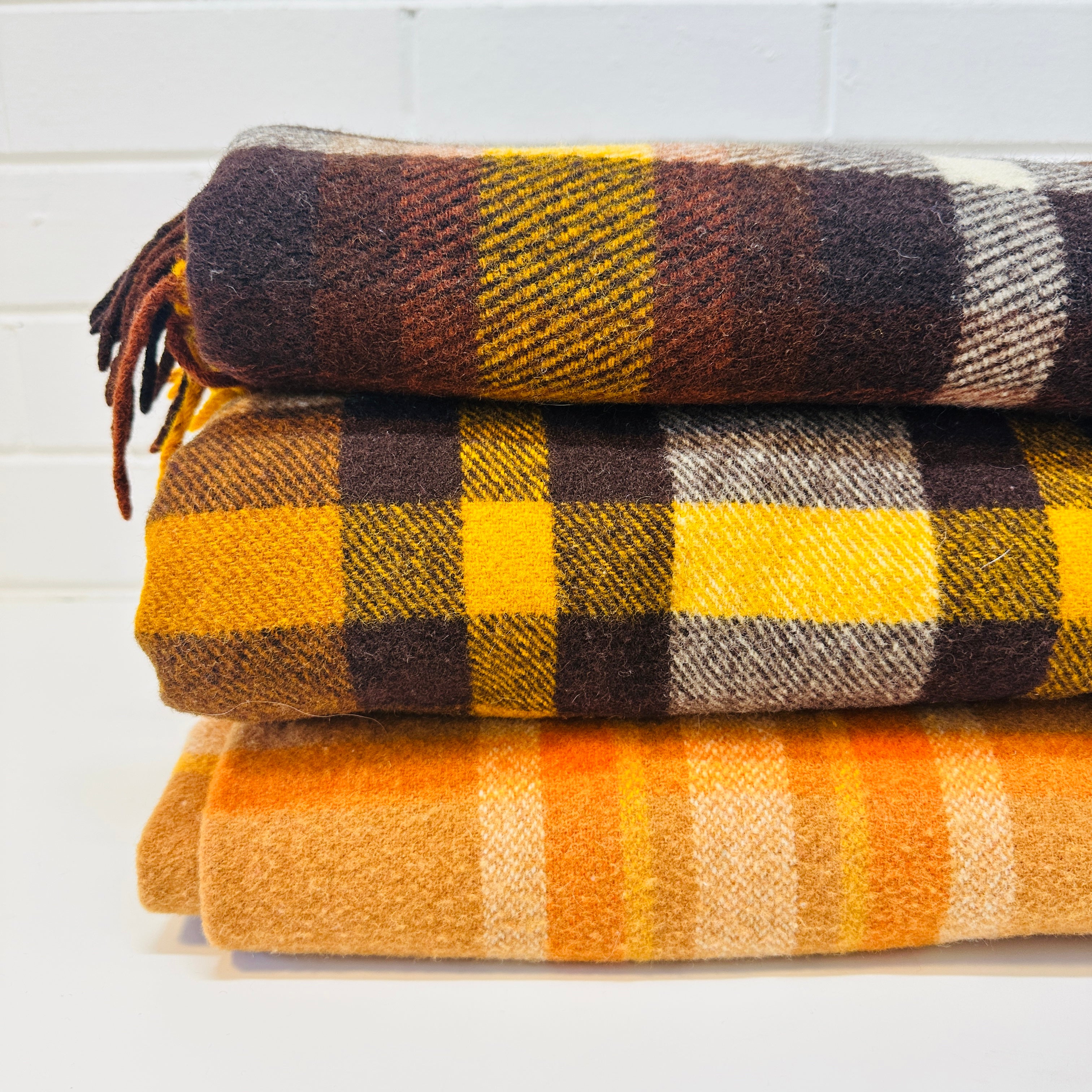 Vintage Pure NEW WOOL Blanket AS NEW