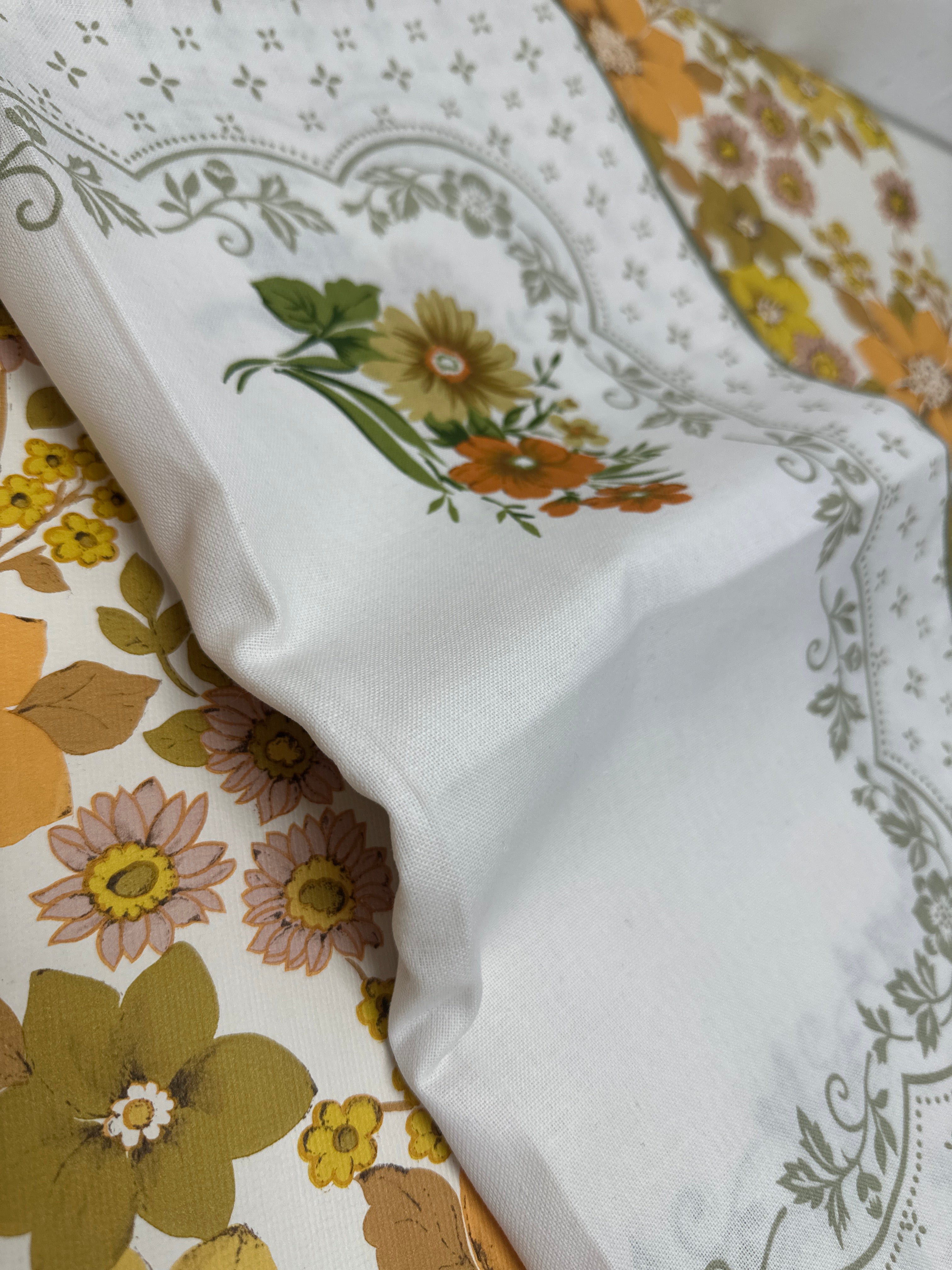 UNUSED Vintage Napkins Serviettes x 12