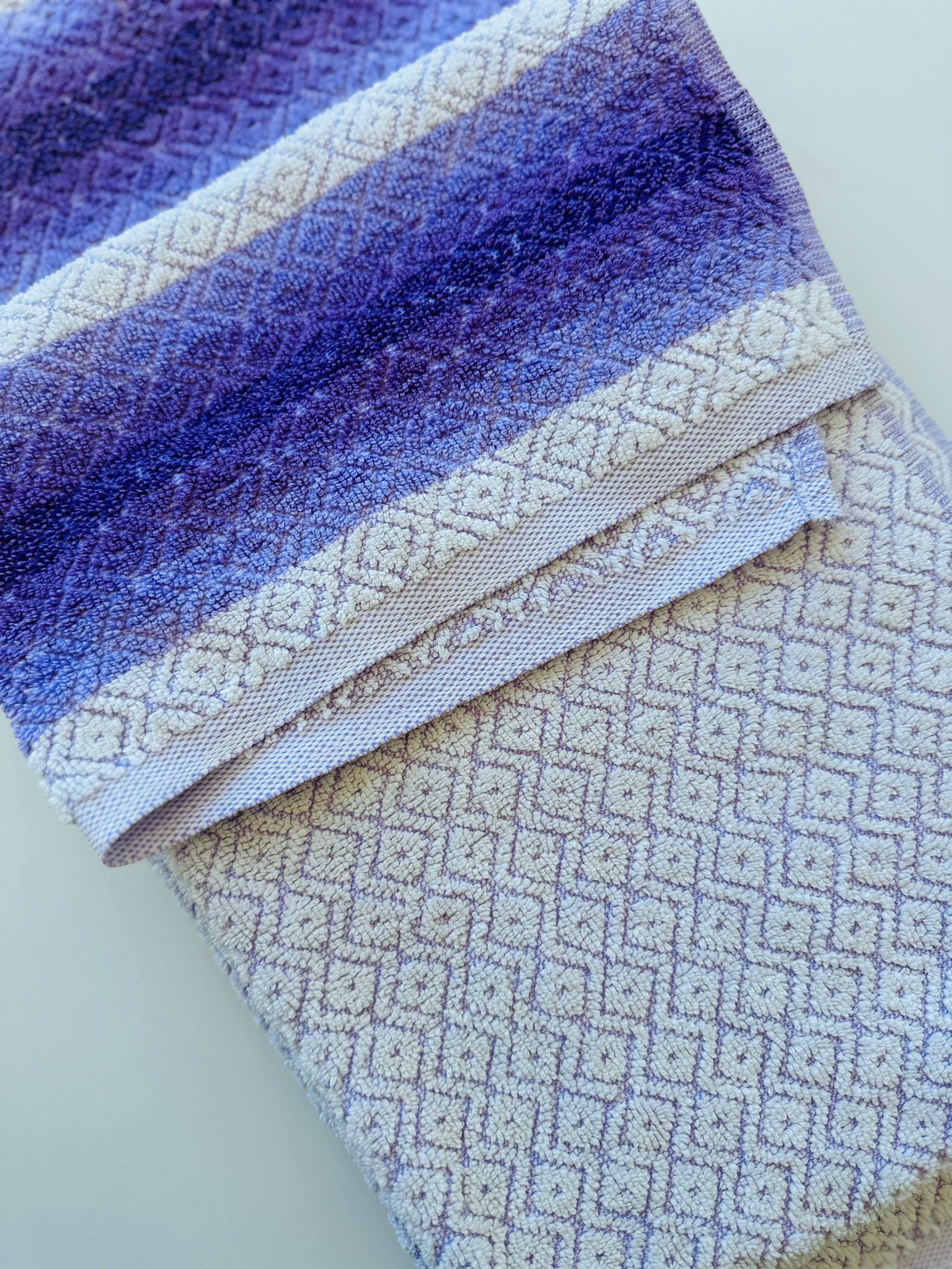 Pair of VINTAGE Bath Towels PURPLE