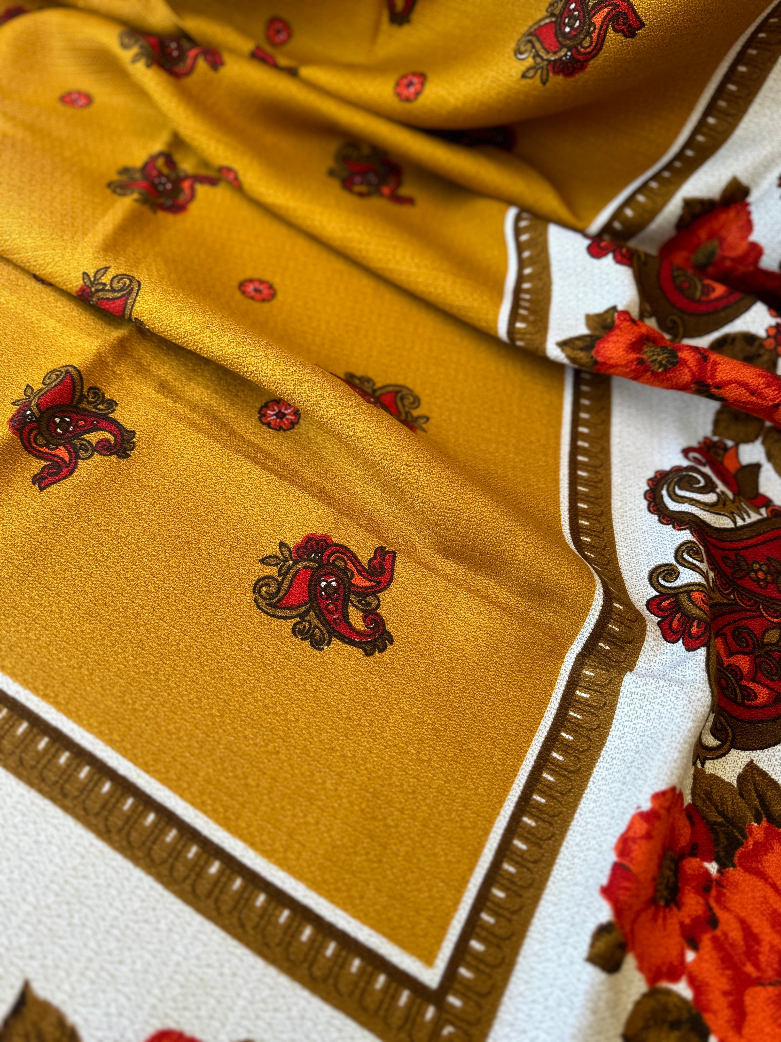 UNUSED Vintage Large Table Cloth RETRO