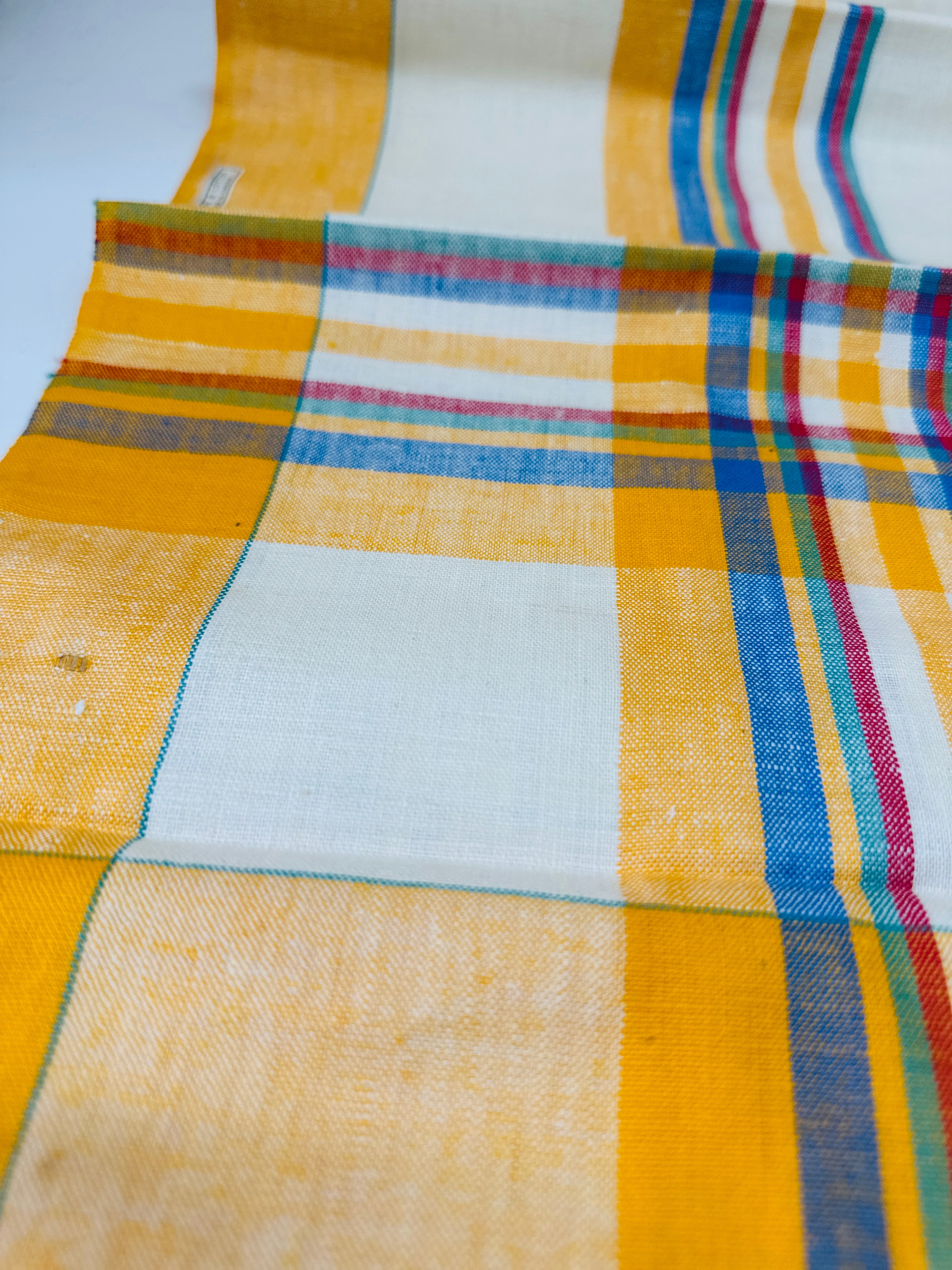 Quality UNUSED Irish Linen Tablecloth AMAZING