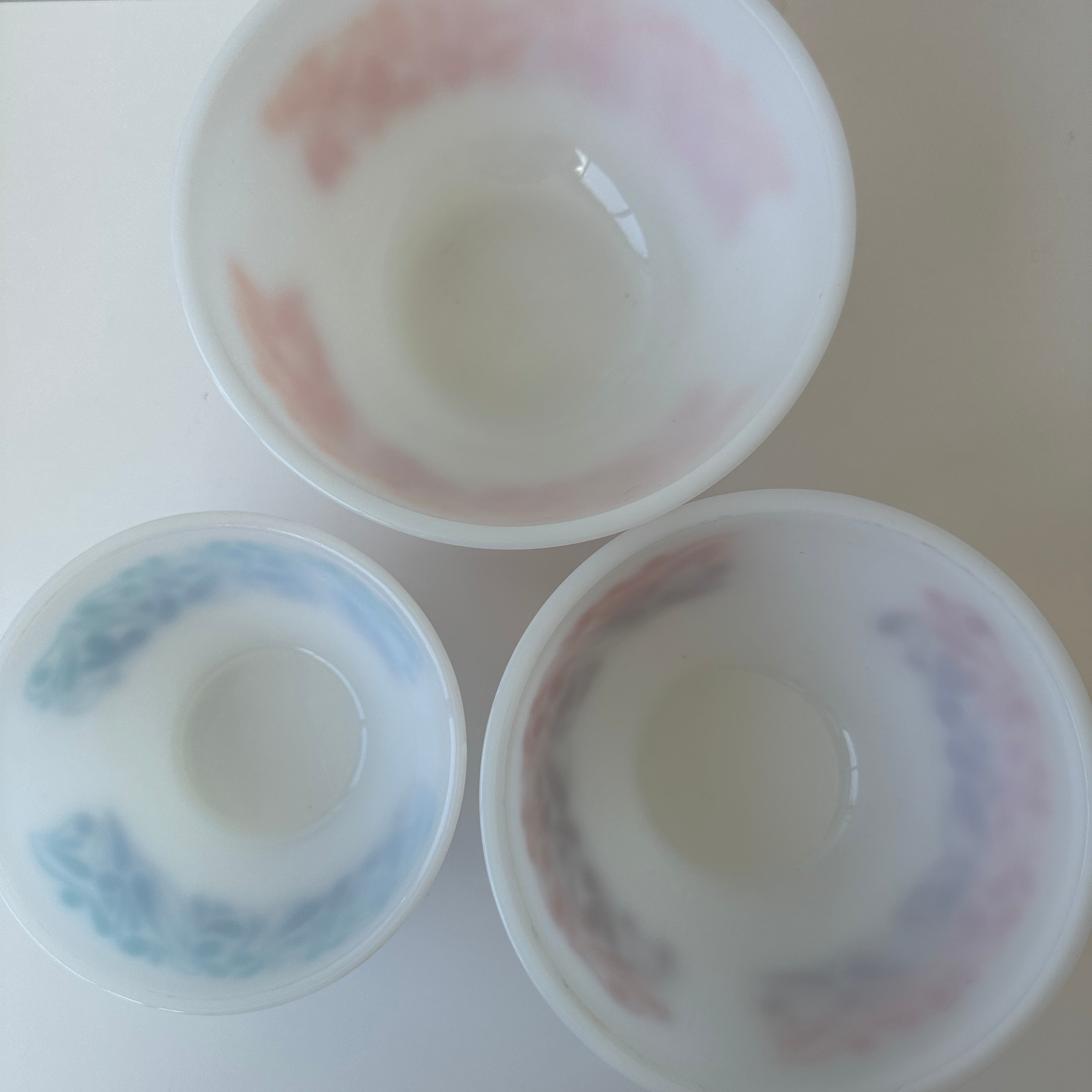 Beautiful Agee Pyrex Paisley Nesting Bowl SET