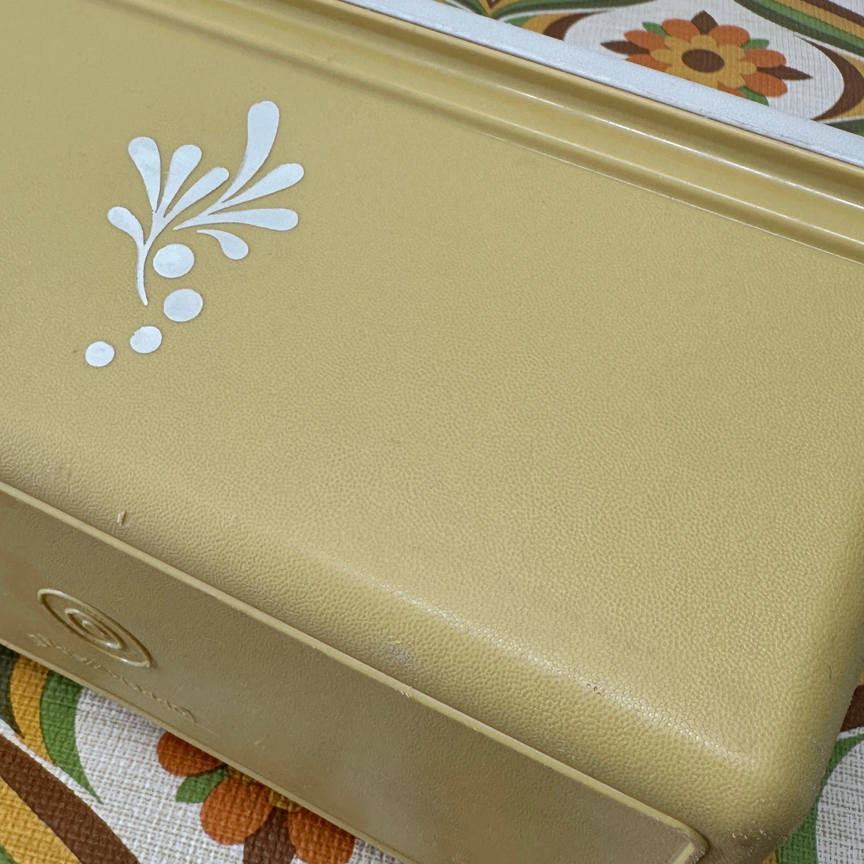 Retro TUPPERWARE Bread Bin