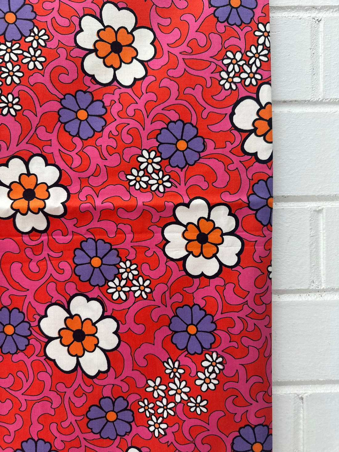225cms BRIGHT Bold Floral Fabric LOVE Vintage