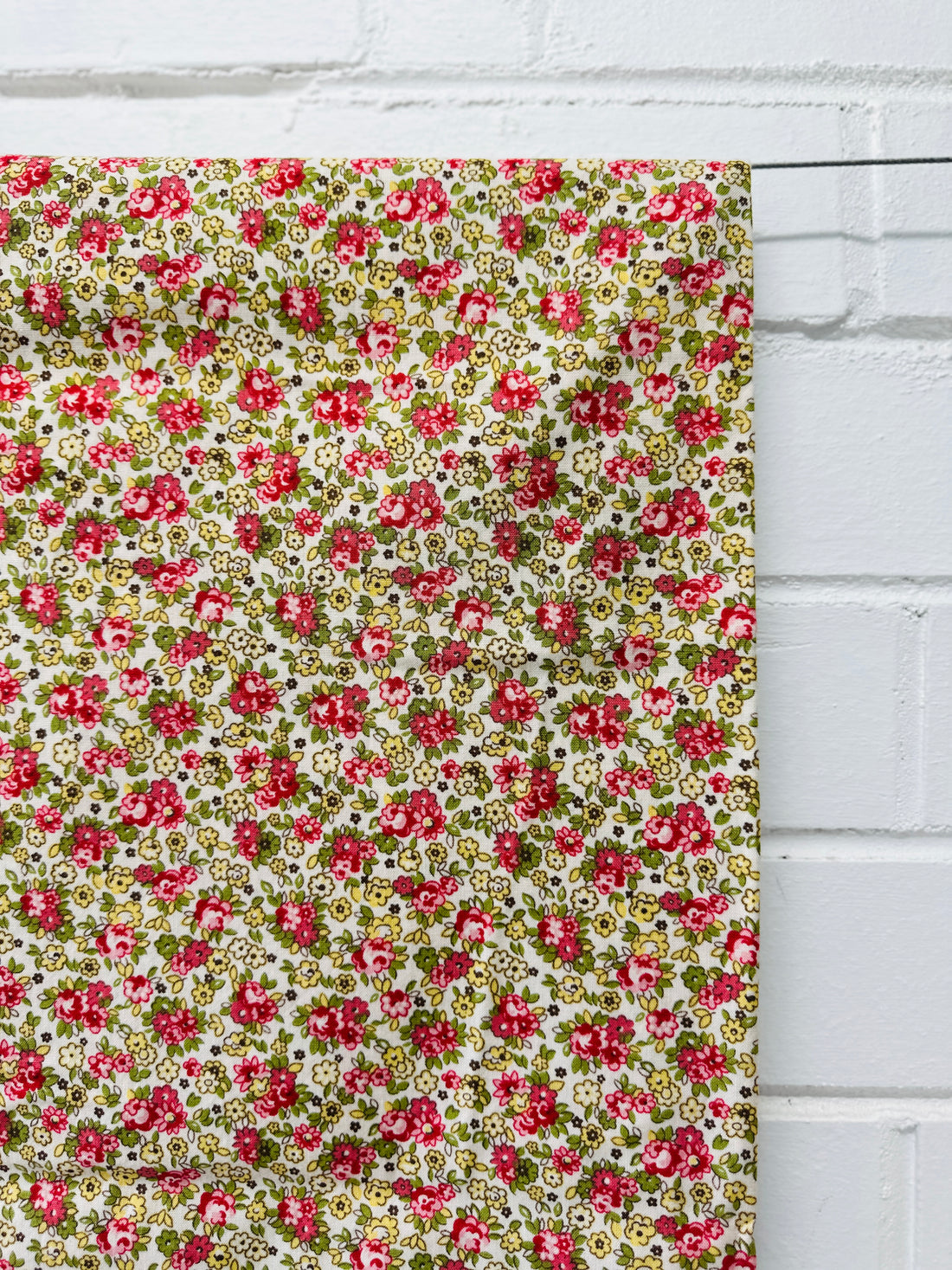 200cms Pretty Floral Donna wilder Cotton Fabric