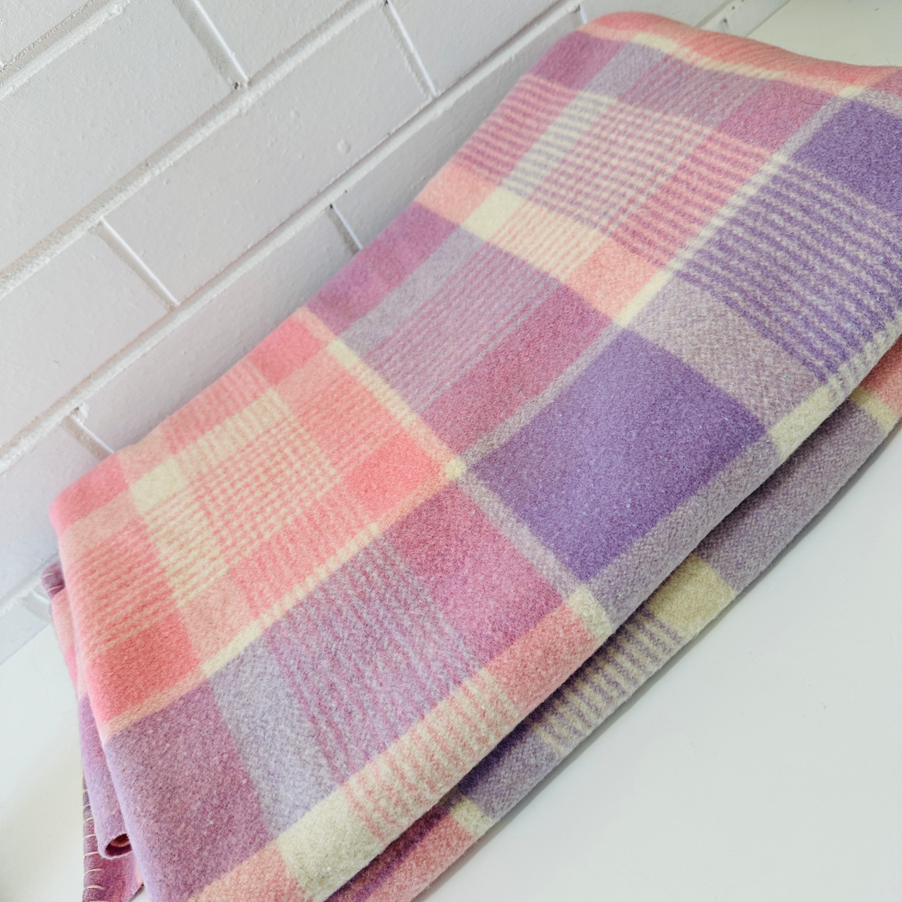 Beautiful Condition Vintage Checked Blanket Pink & Purple