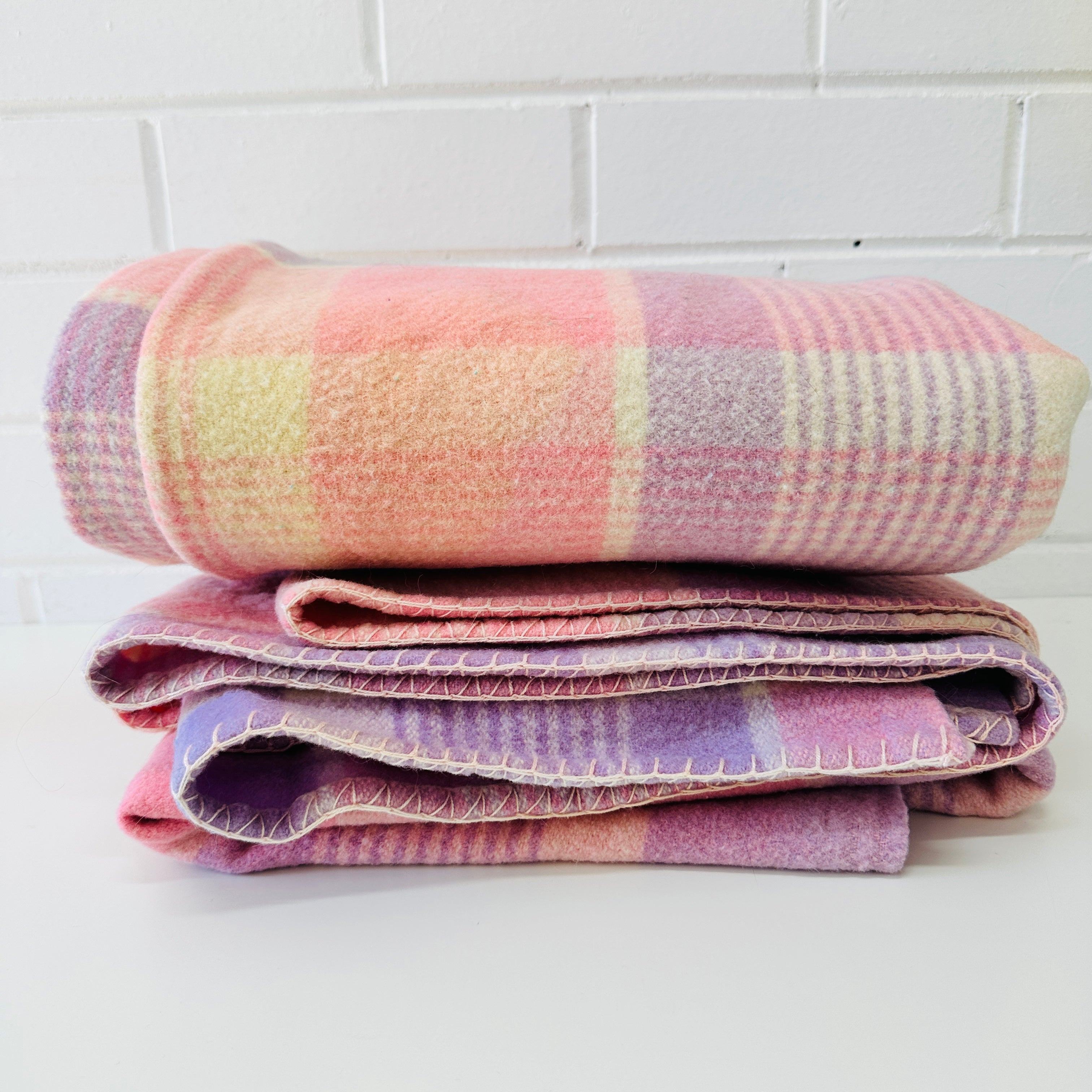 Beautiful Condition Vintage Checked Blanket Pink & Purple