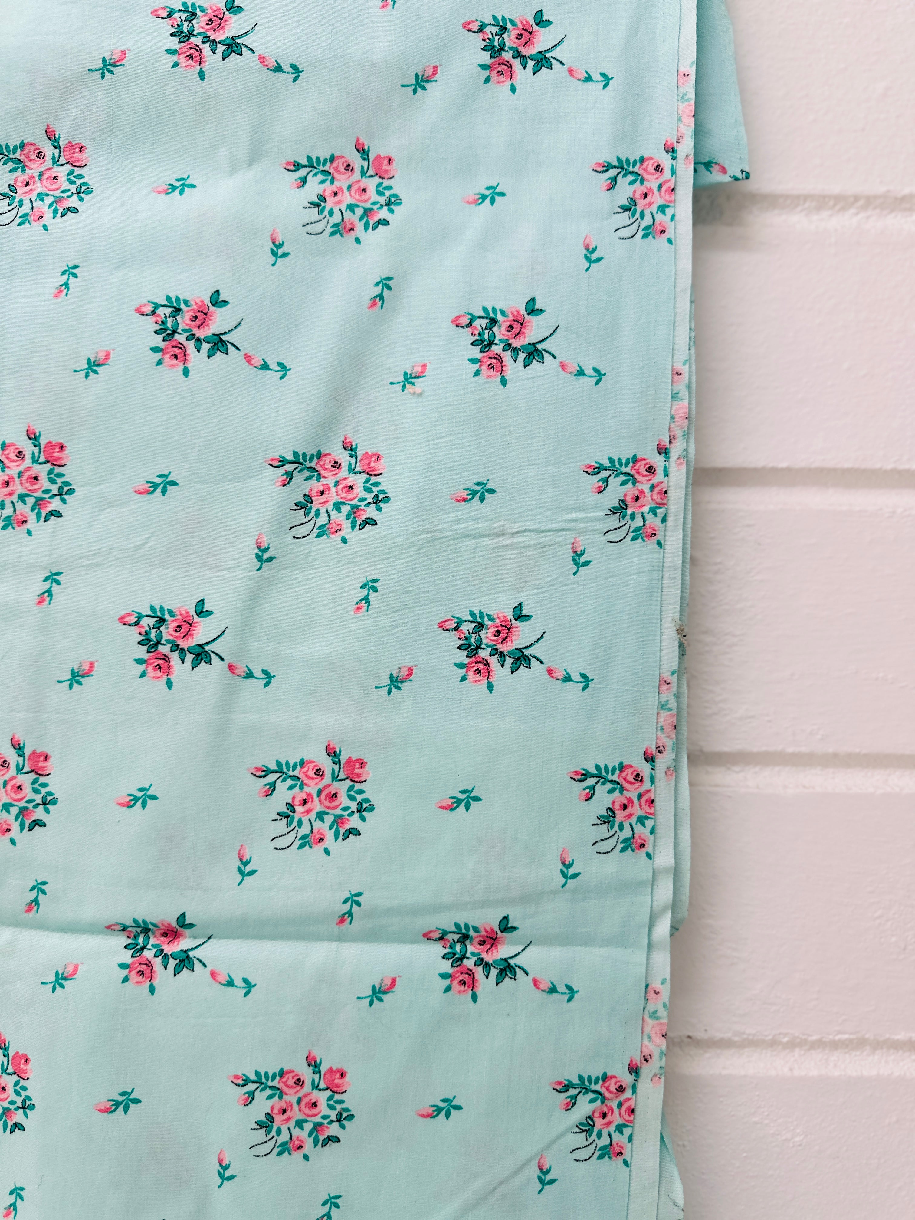 180cms Pretty Synthetic Blue Floral Fabric
