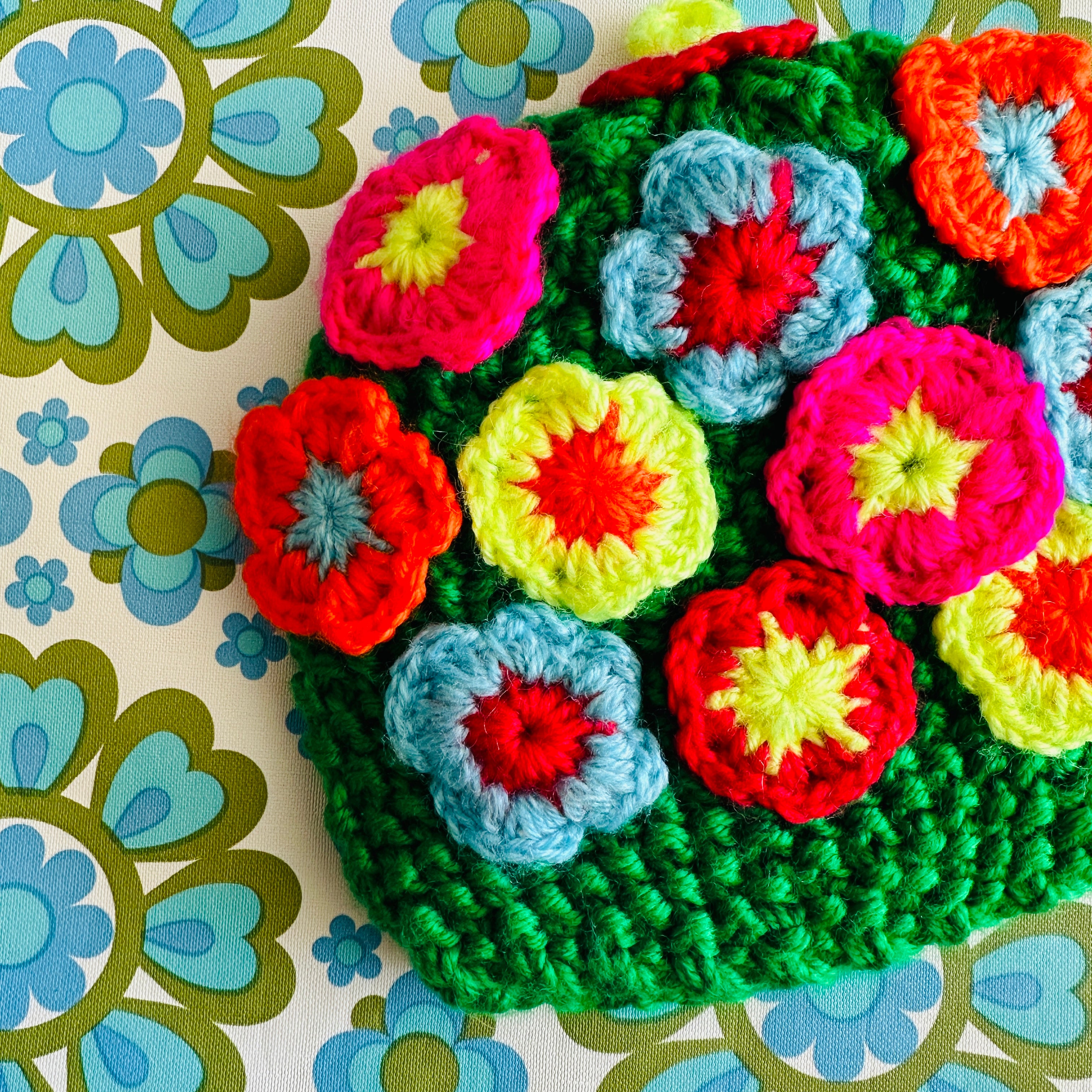 Bright Green & Pink Vintage Tea Cosy Retro Kitchen
