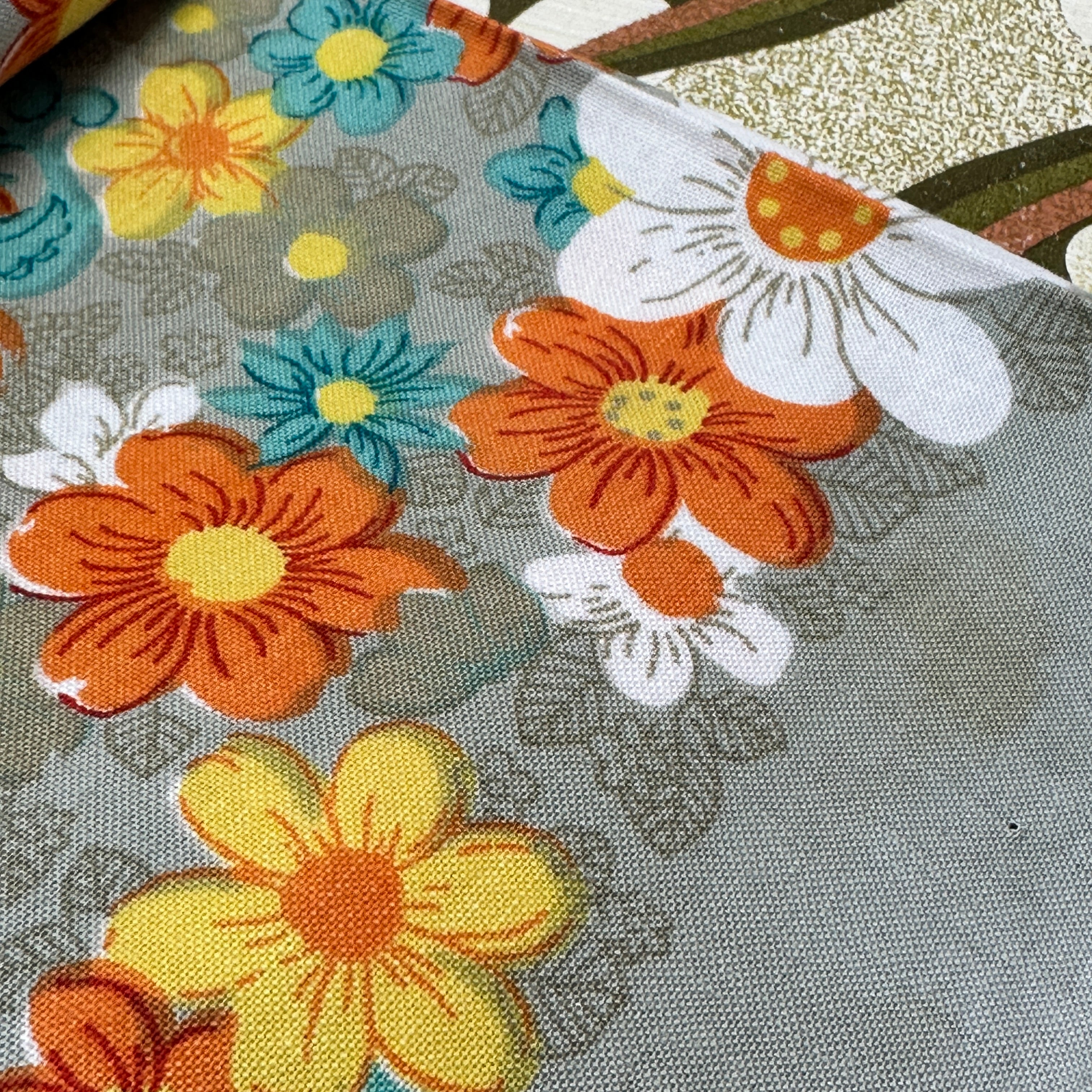 Beautiful Cotton Tablecloth FLORAL Crisp Bright Caravan