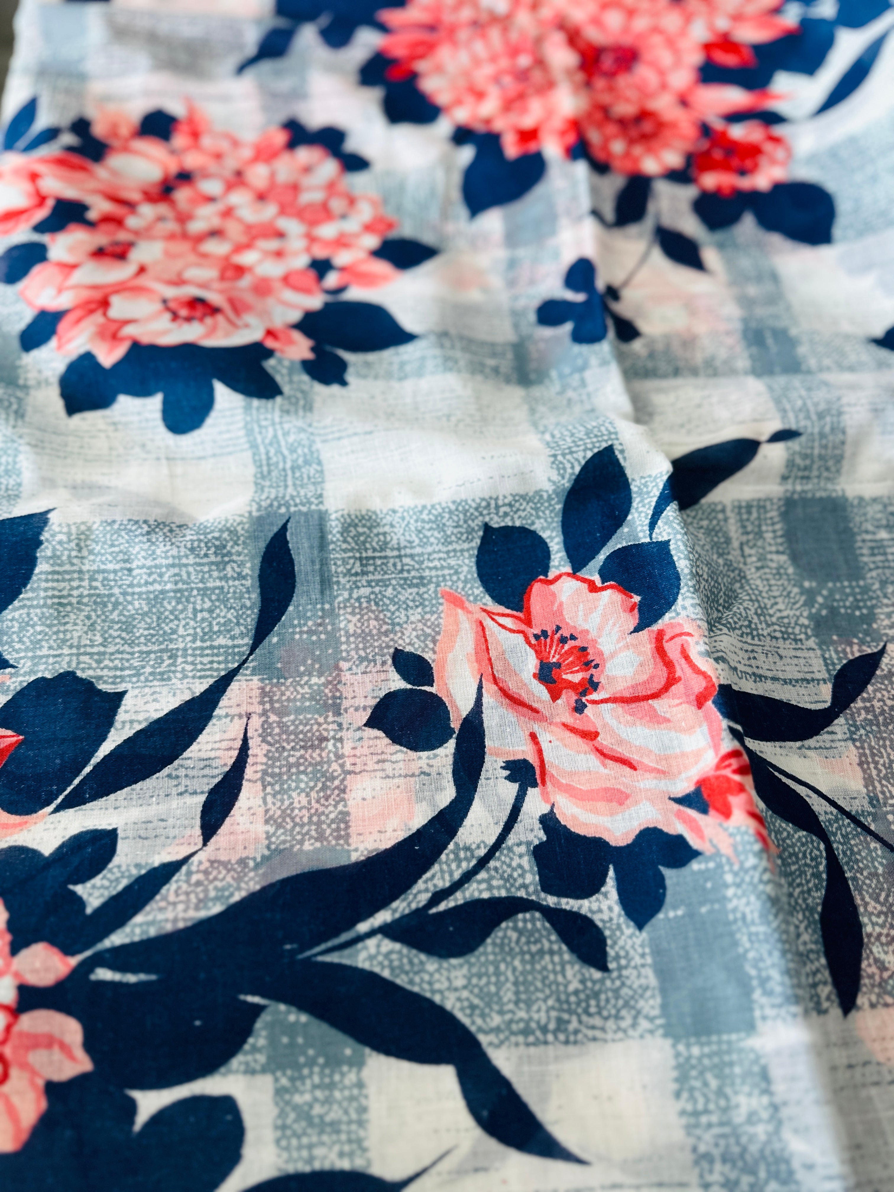 400cms Large Bold Vintage Light Weight Fabric