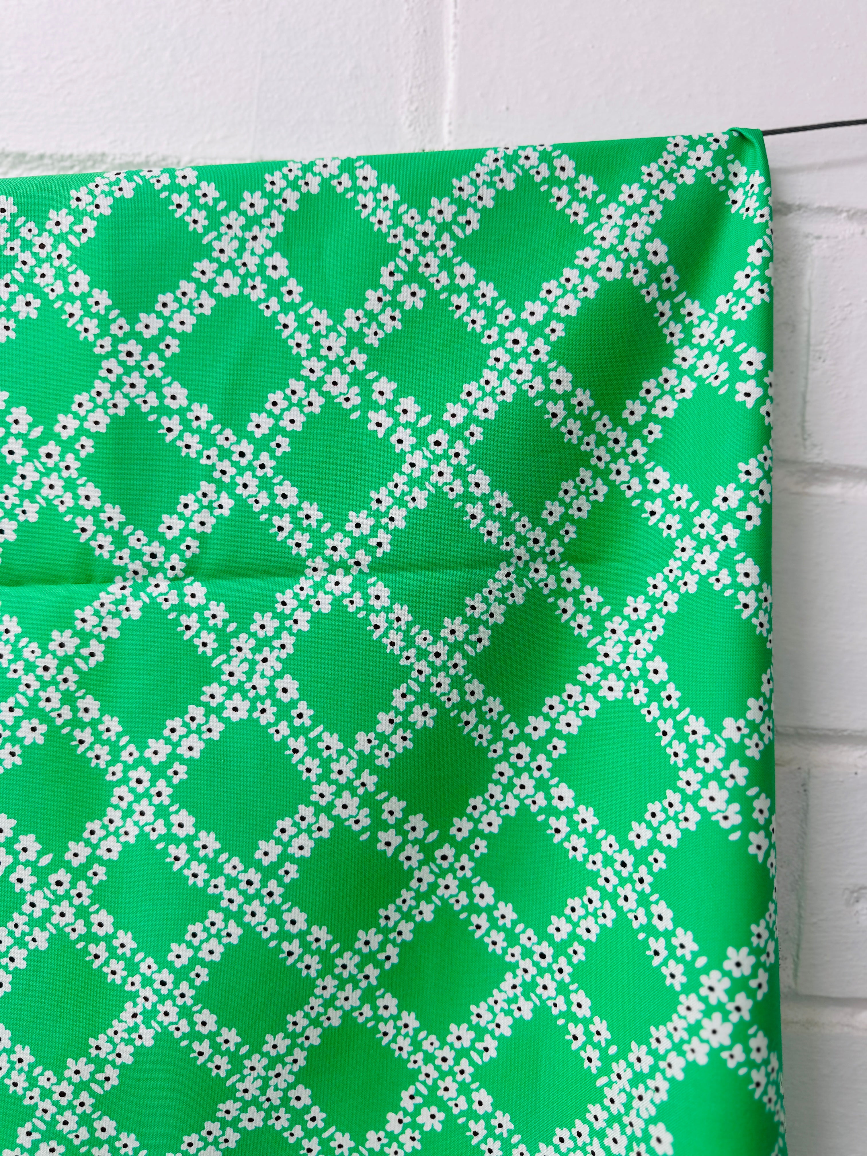 QUILTING All Cotton Pretty Green Floral Fabric Feed Sack