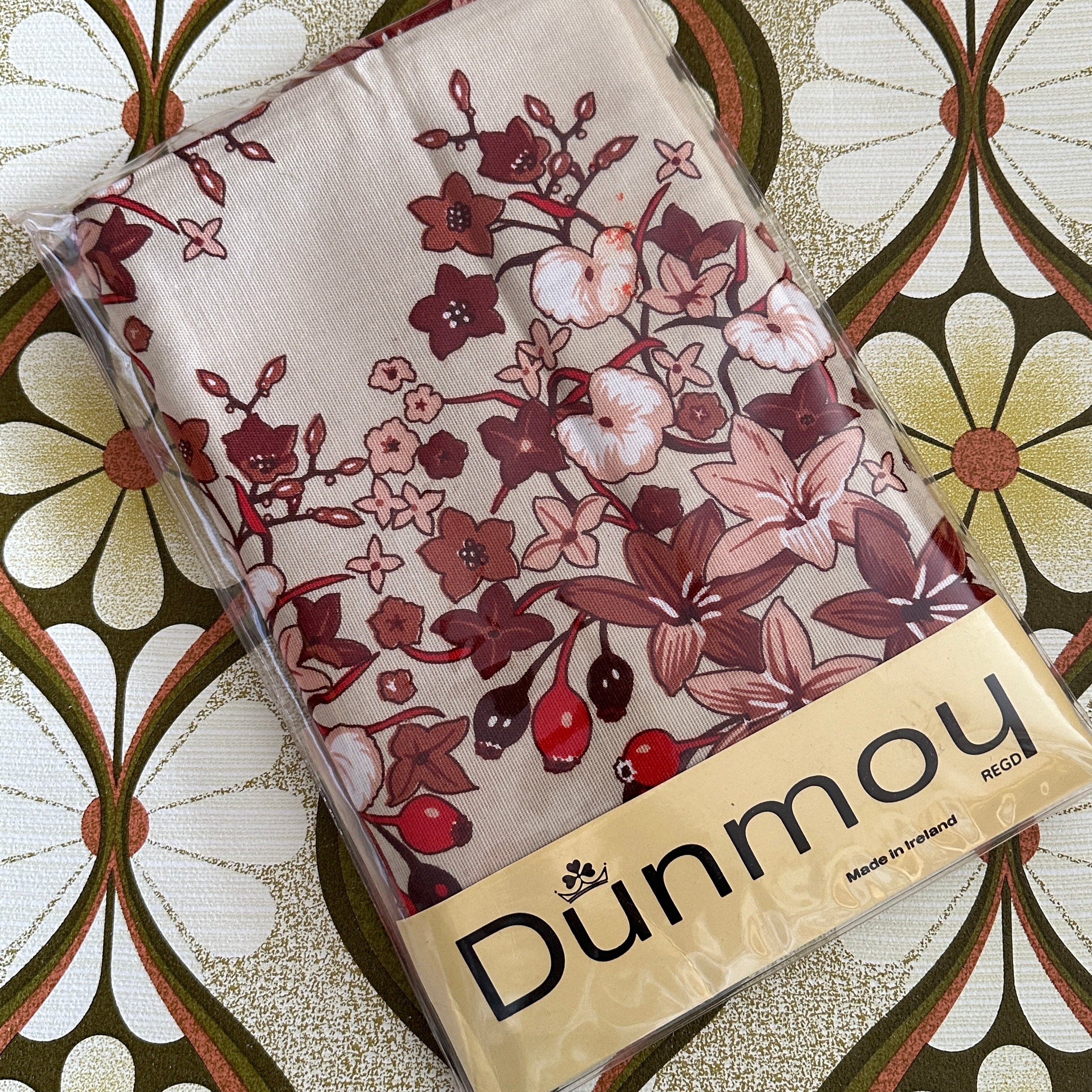 Vintage Irish Dunmoy Tablecloth