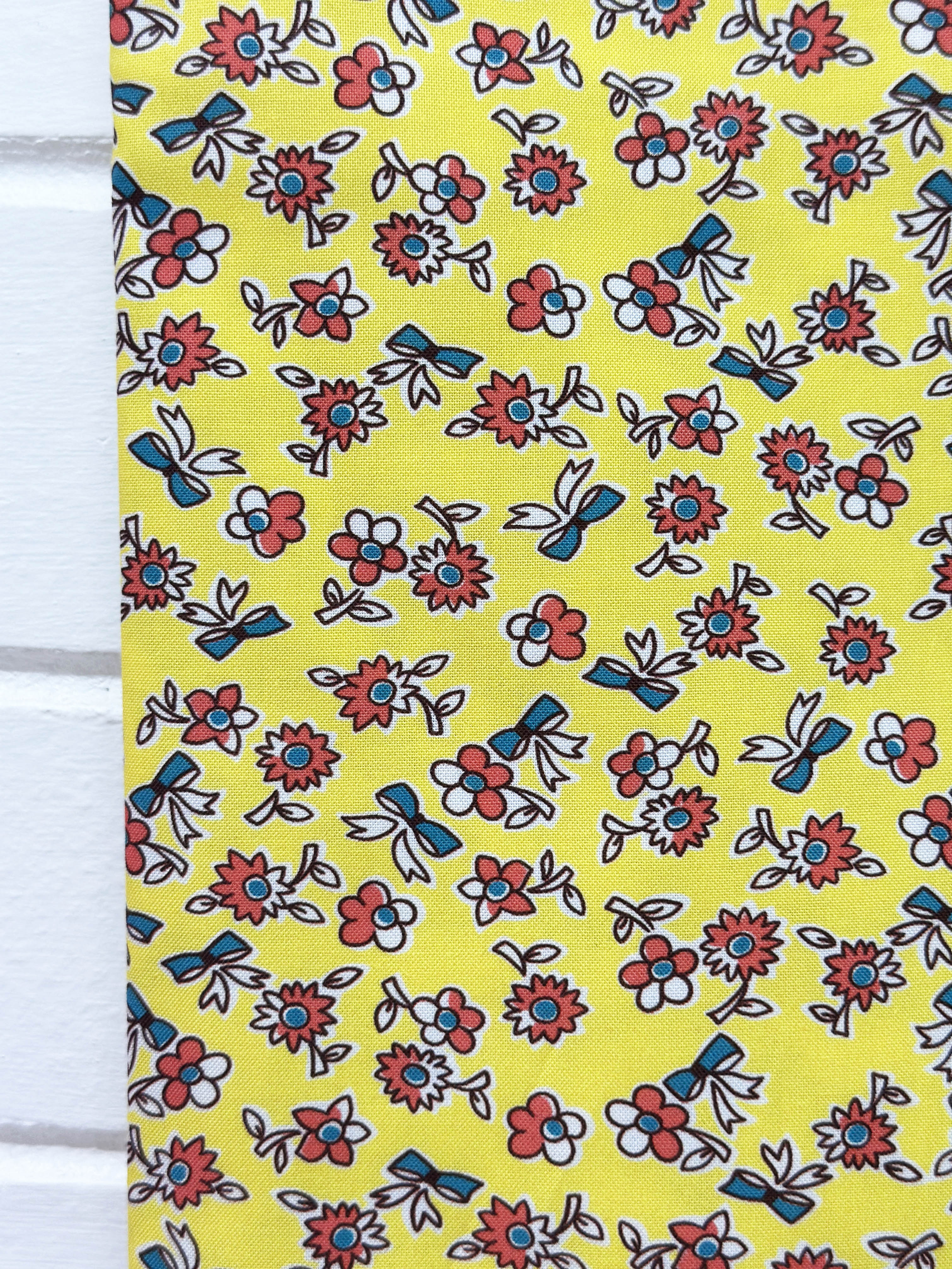 110cms QUILTING All Cotton Pretty Yellow FLORAL Fabric Feed Sack