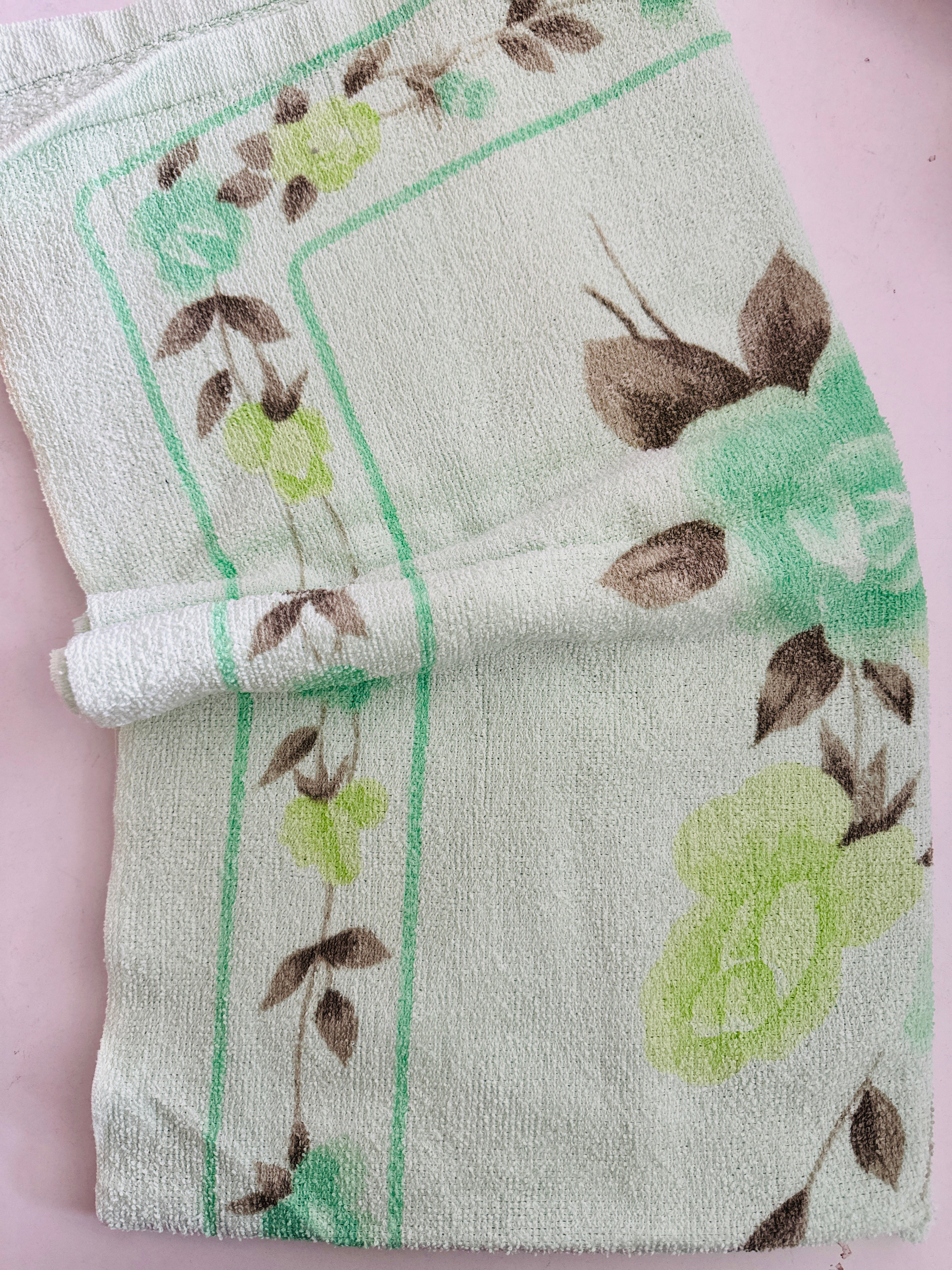 UNUSED Vintage Cotton Bath Towel Peppermint Green