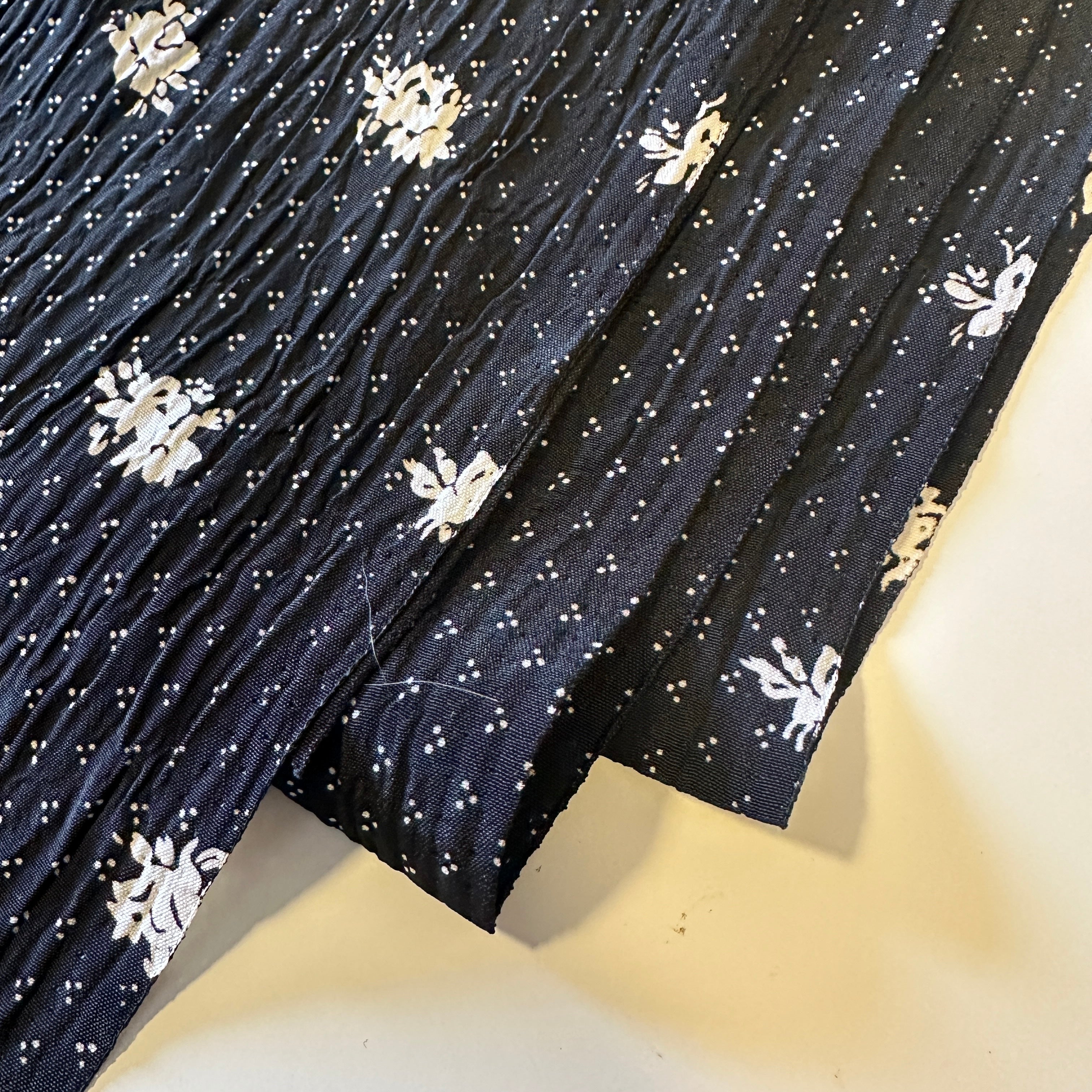 230cms Black & White Floral Crepe Fabric