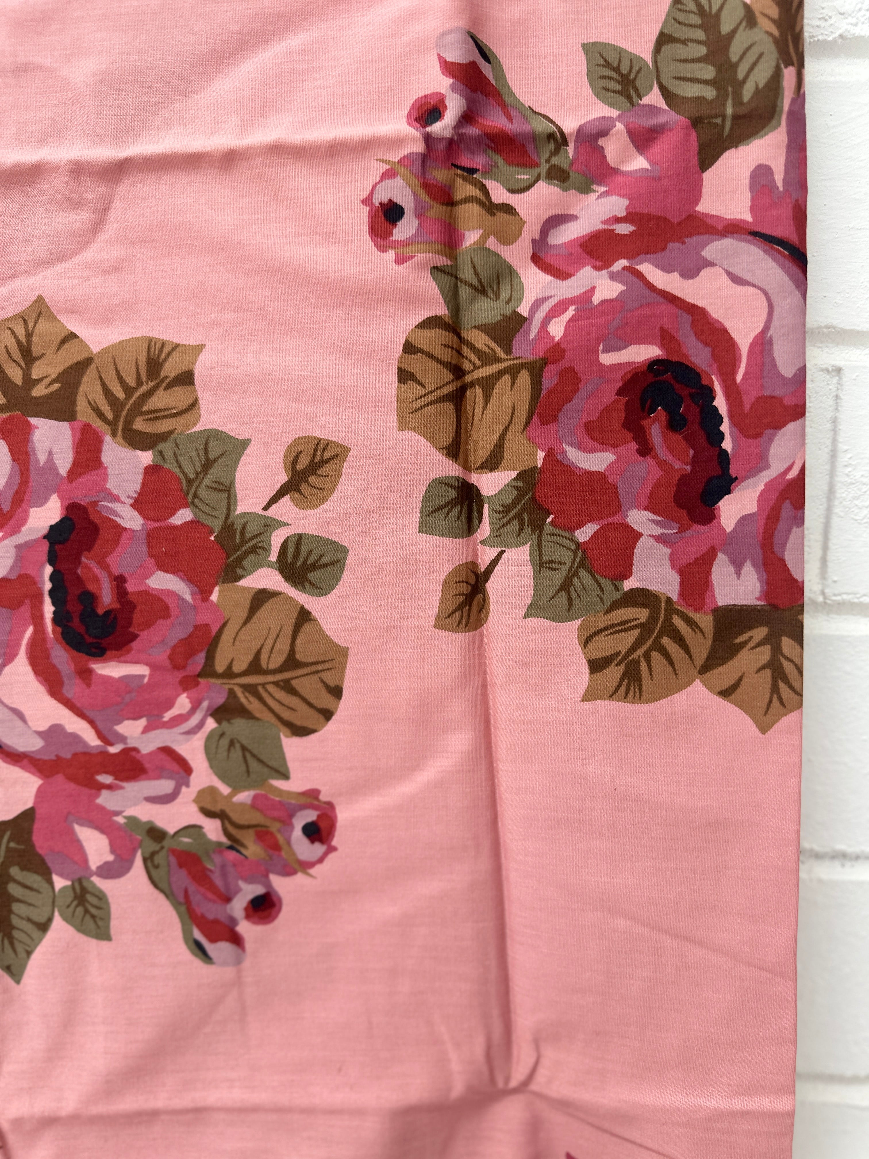 200cms Beautiful Vintage Roses in Pinks