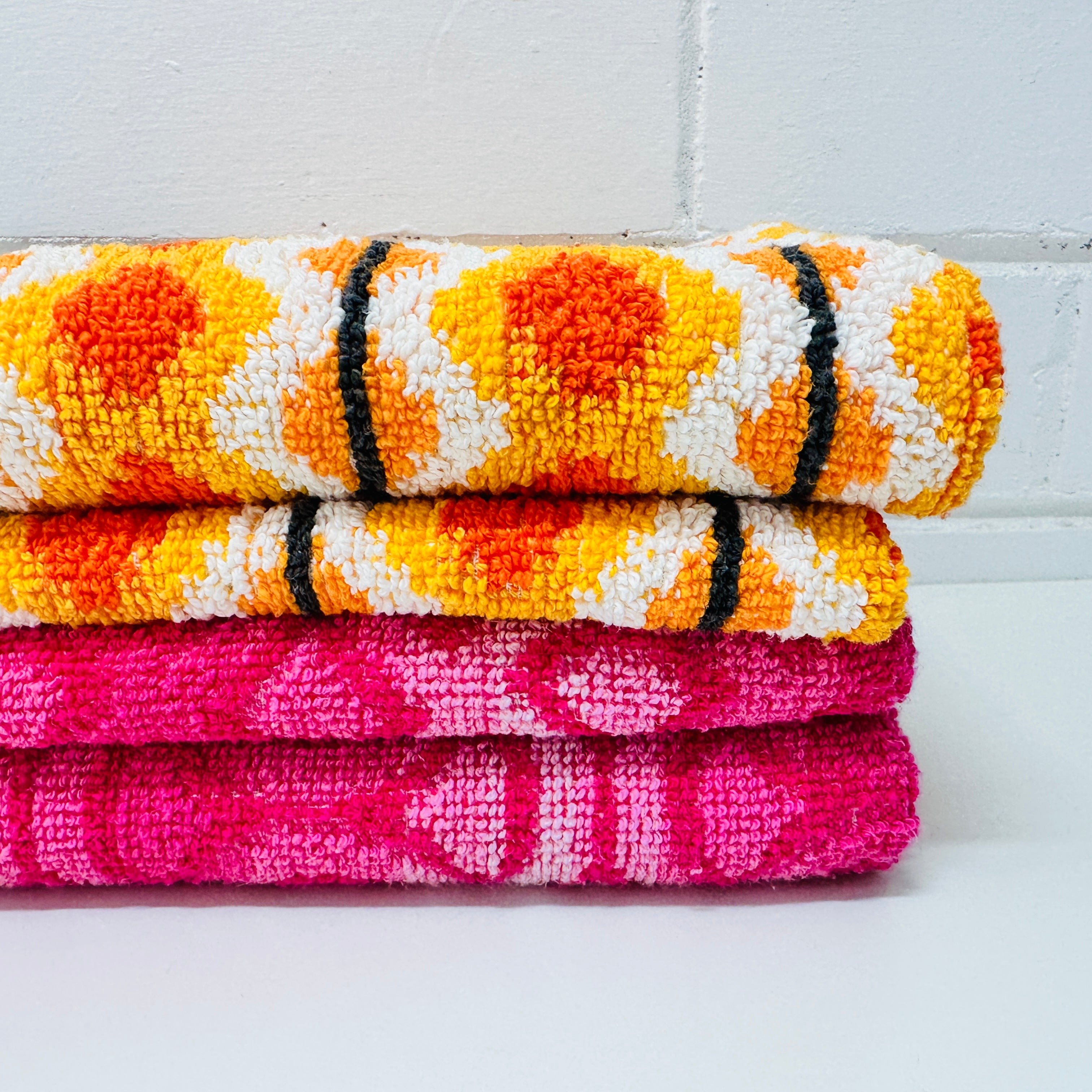 PALM BEACH Bath Towel Vintage Bright Pink