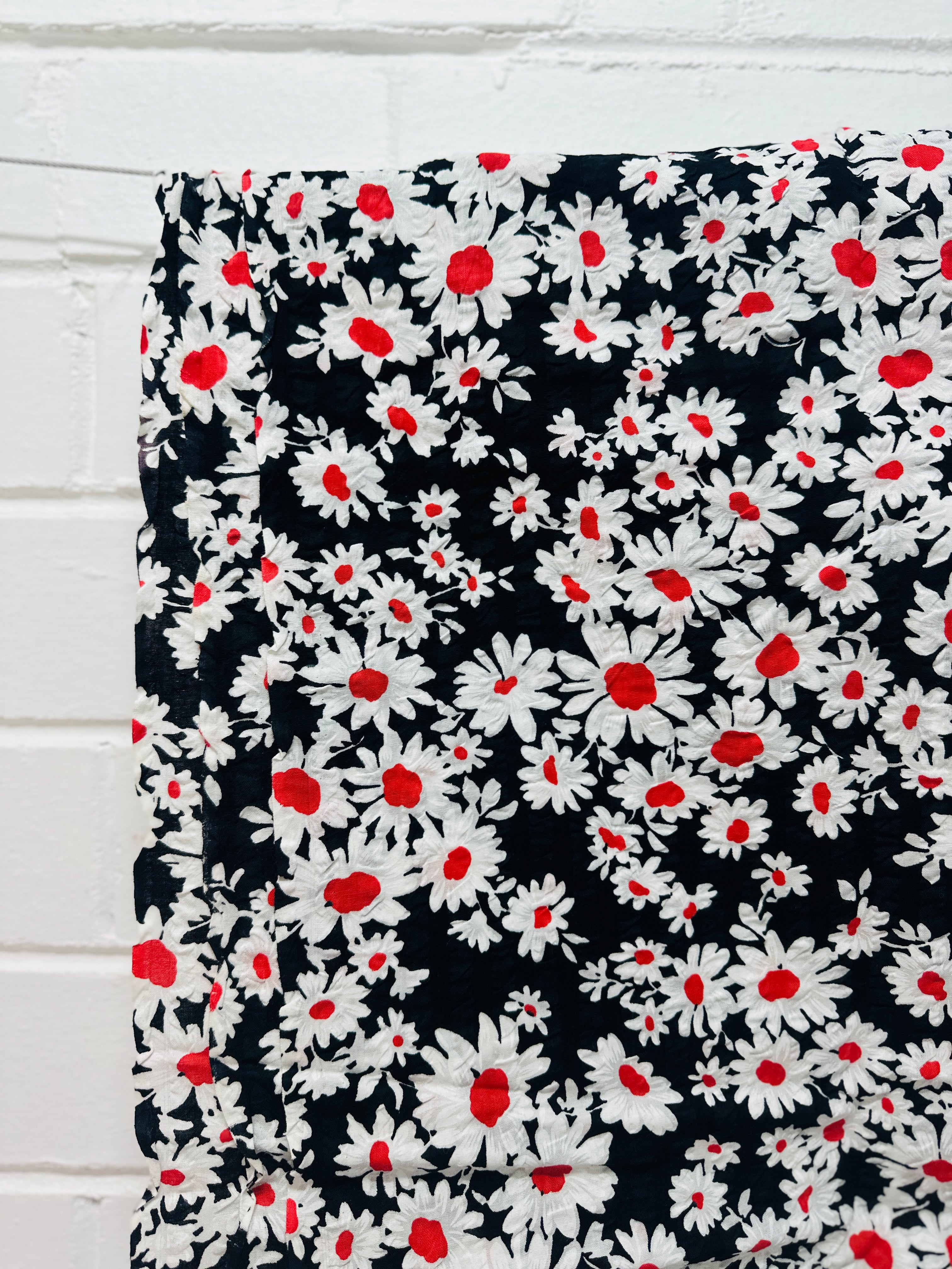 360cms Vintage FAST Colours Black Daisy Fabric