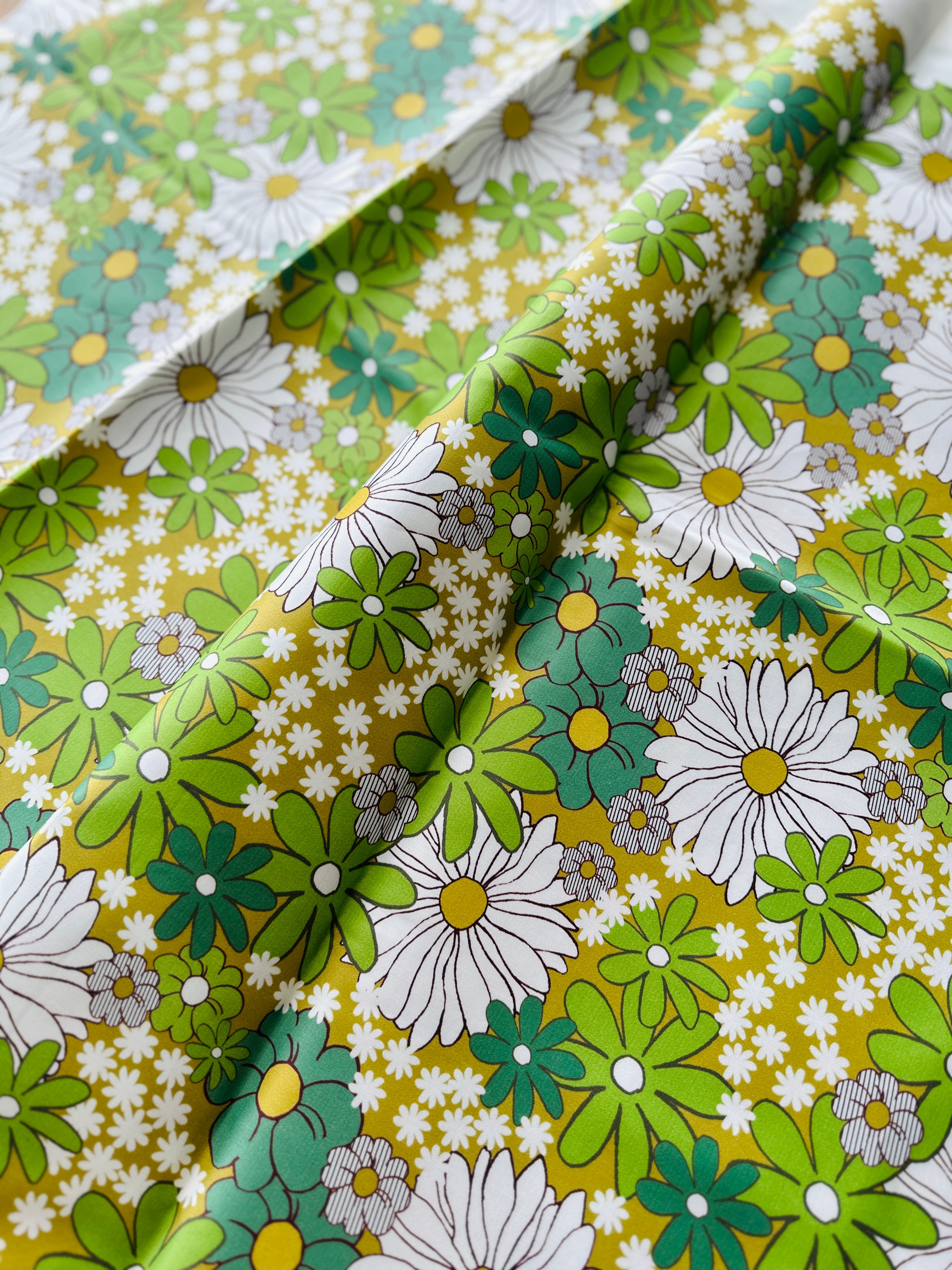 140cms Green Retro Modern Fabric Sample