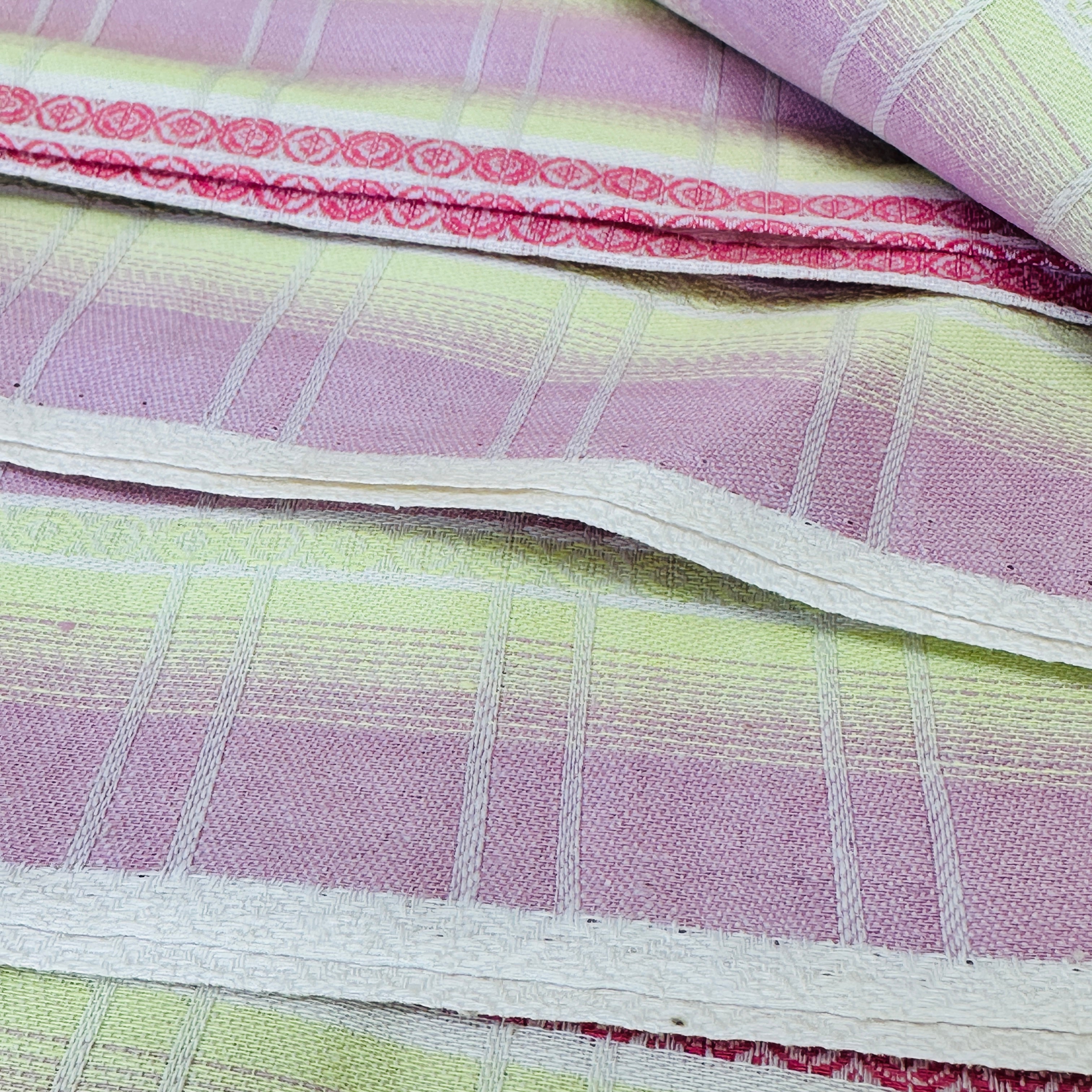 230cms Beautiful Vintage Tablecloth Napkins Serviettes Match