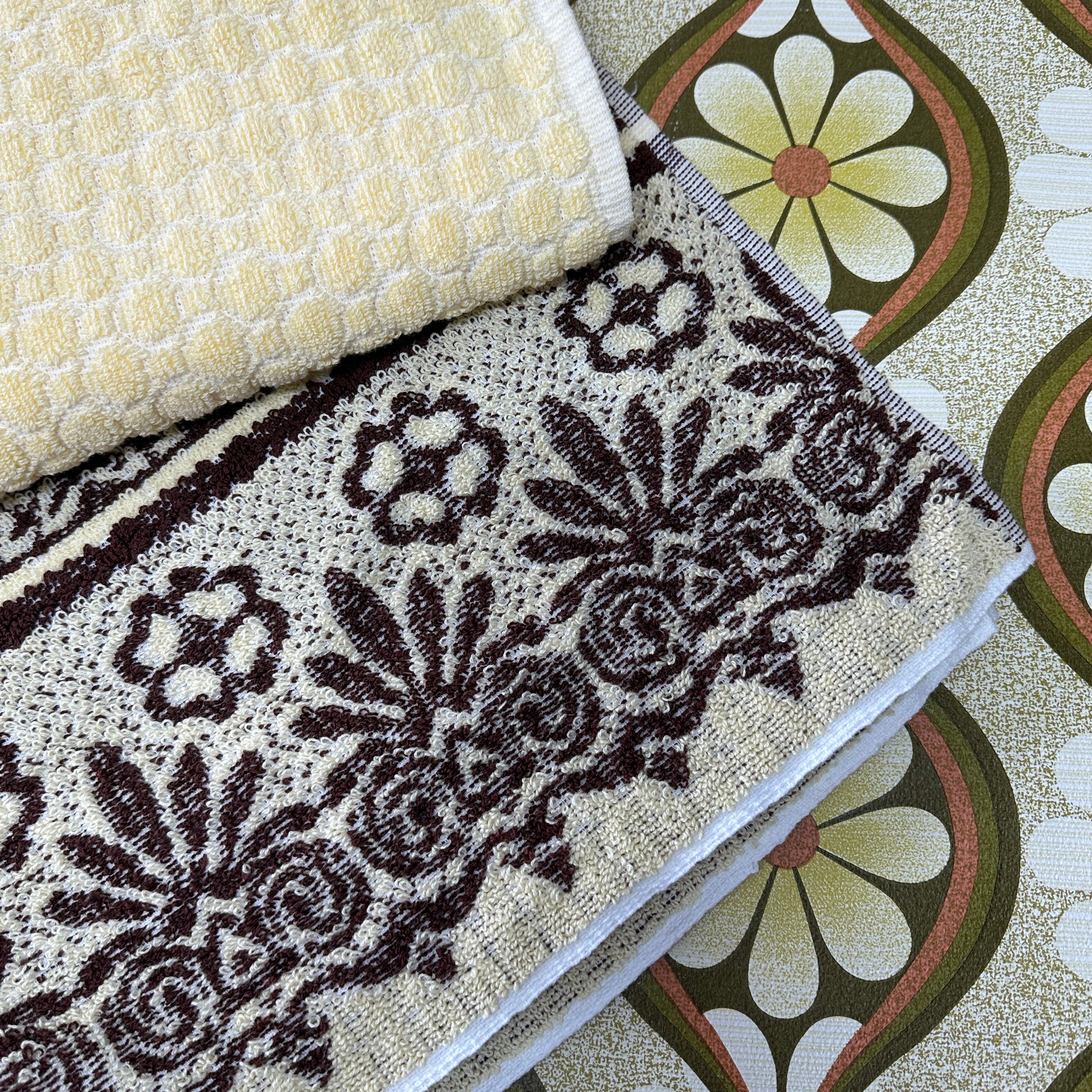 UNUSED Amazing Huge Vintage Cotton Bath Towel Tara Australian Made