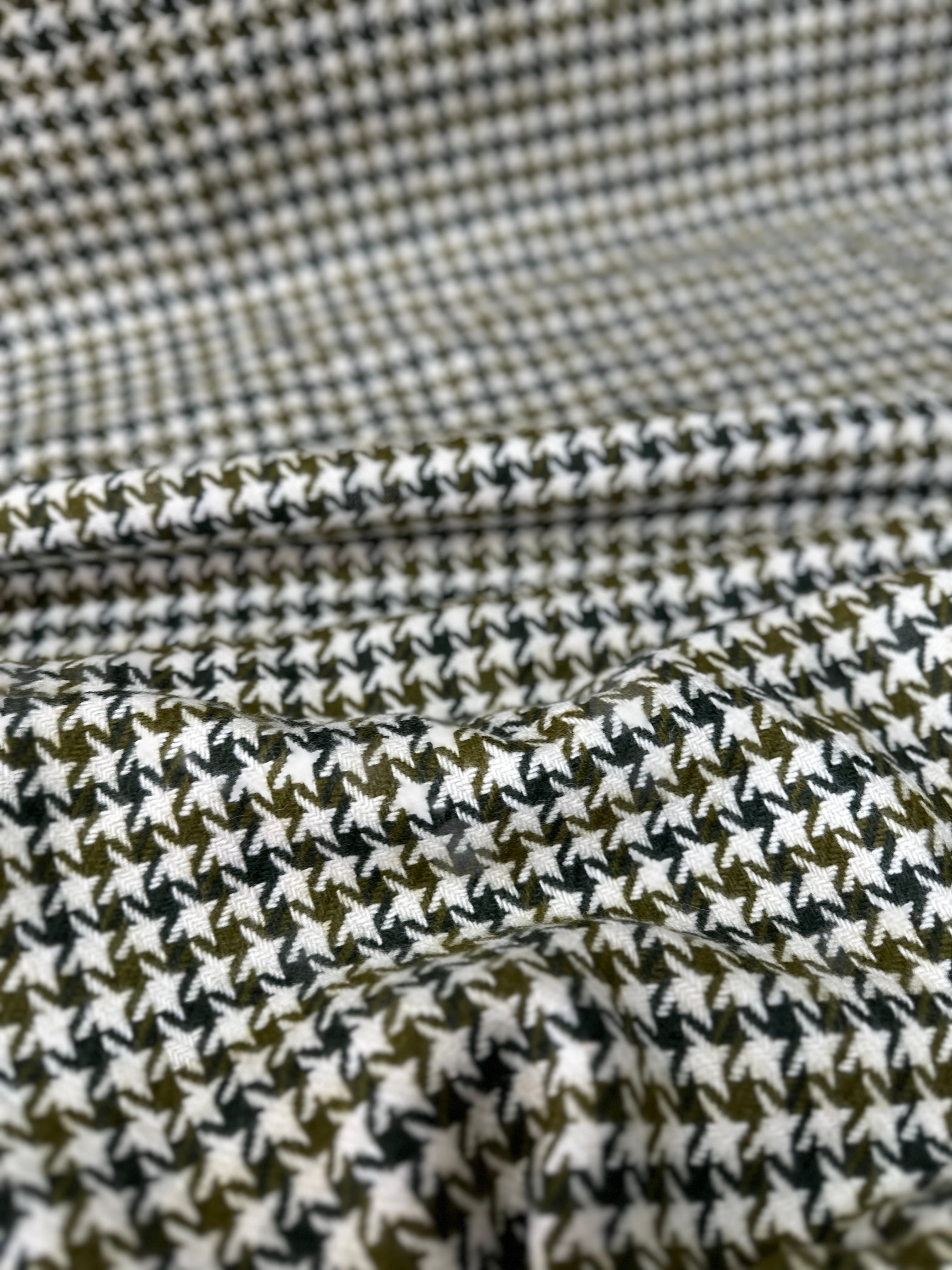 310cms Large Lot of Vintage Green Houndstooth Wool