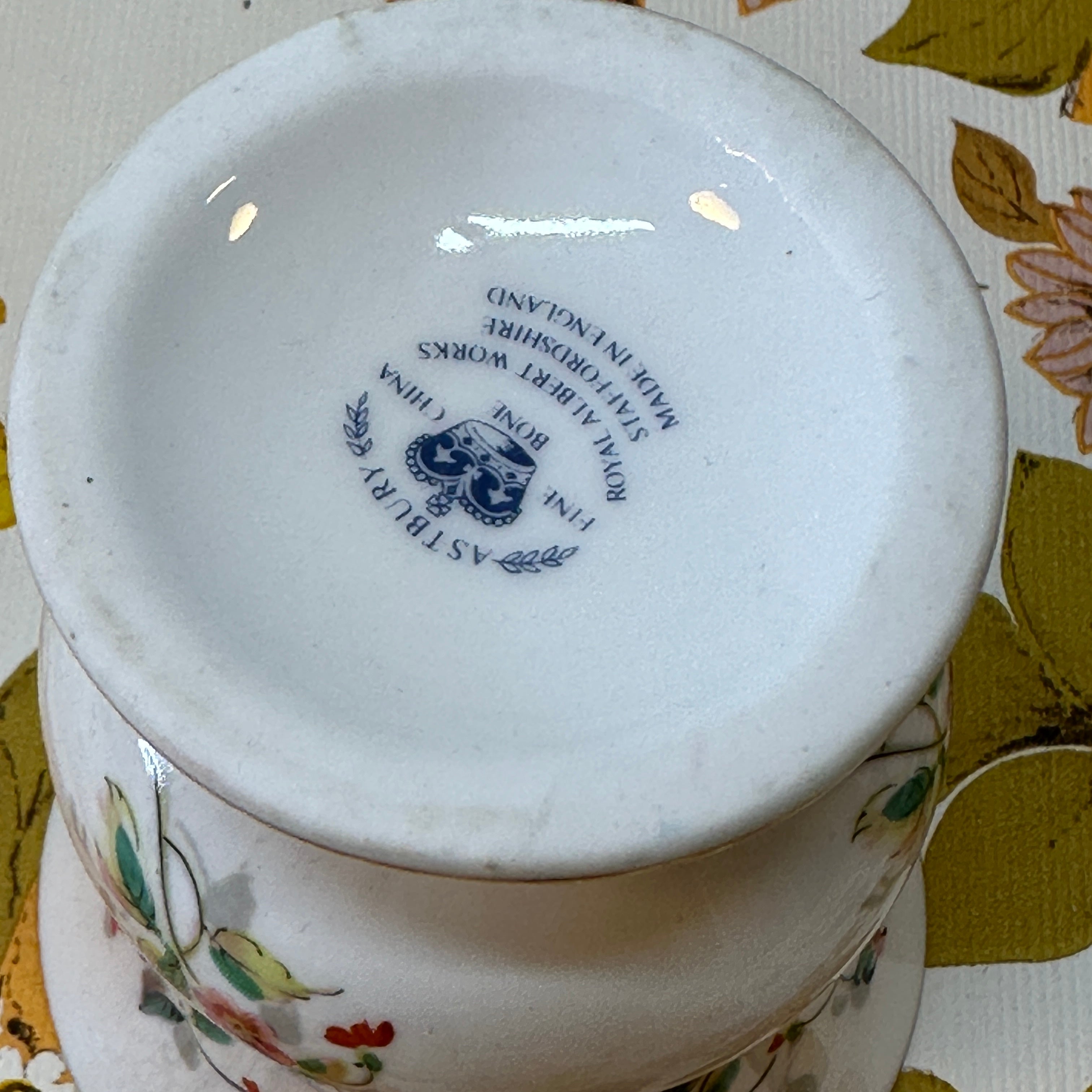 ROYAL ALBERT Vase Staffordshire Astbury