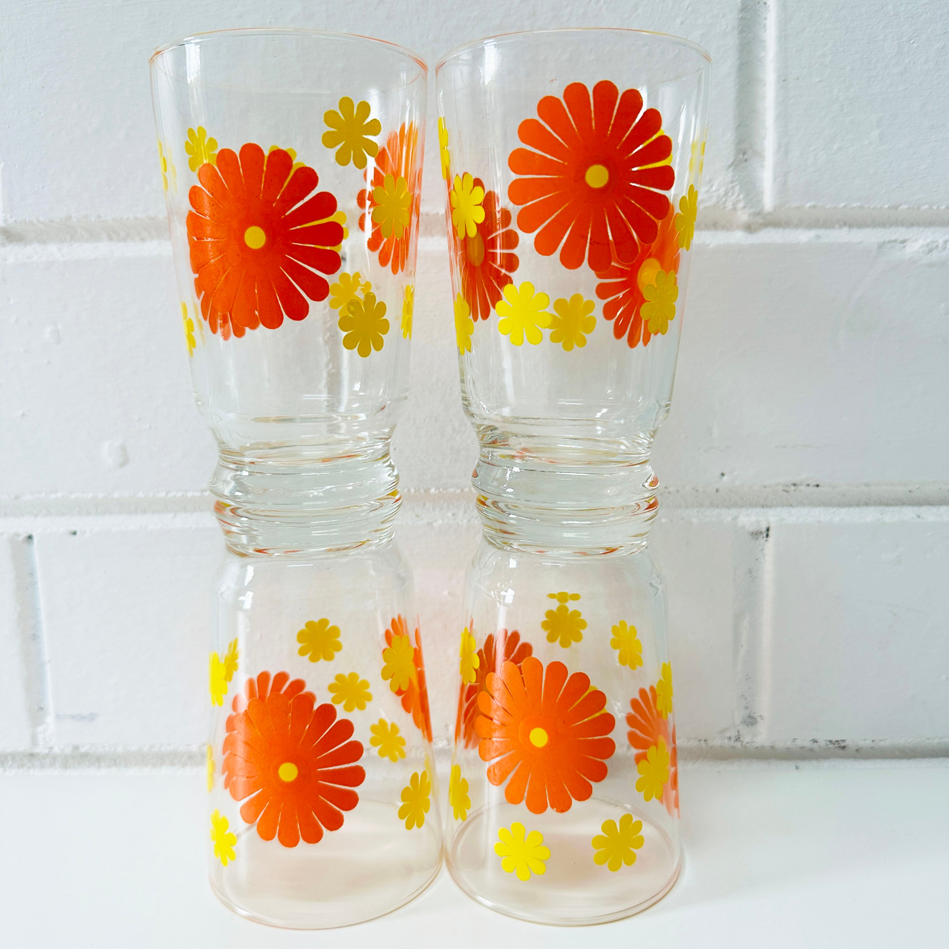 ADORABLE Flower Power Set GLASSES