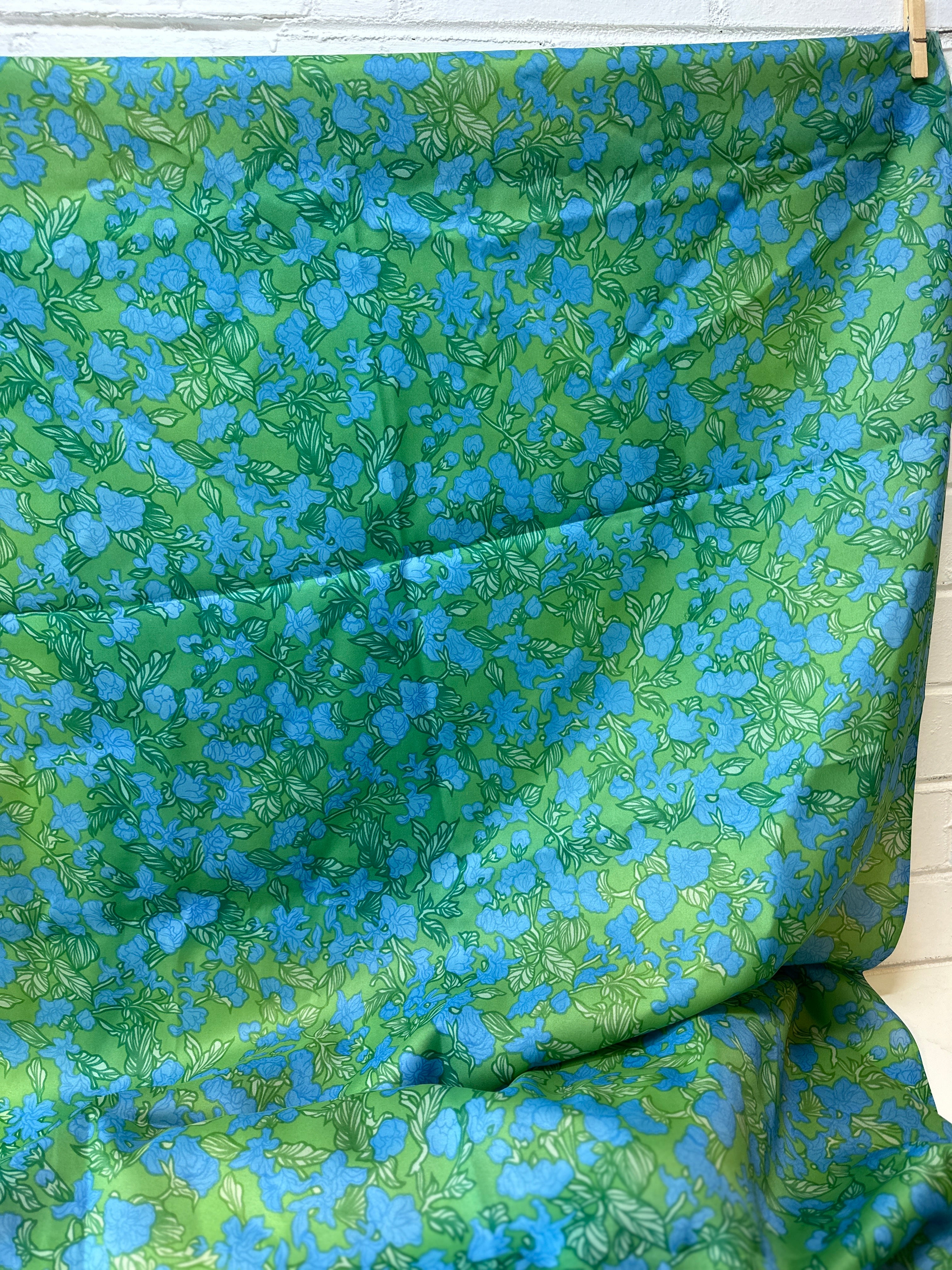 350cms Bright Blue & Green Synthetic Fabric