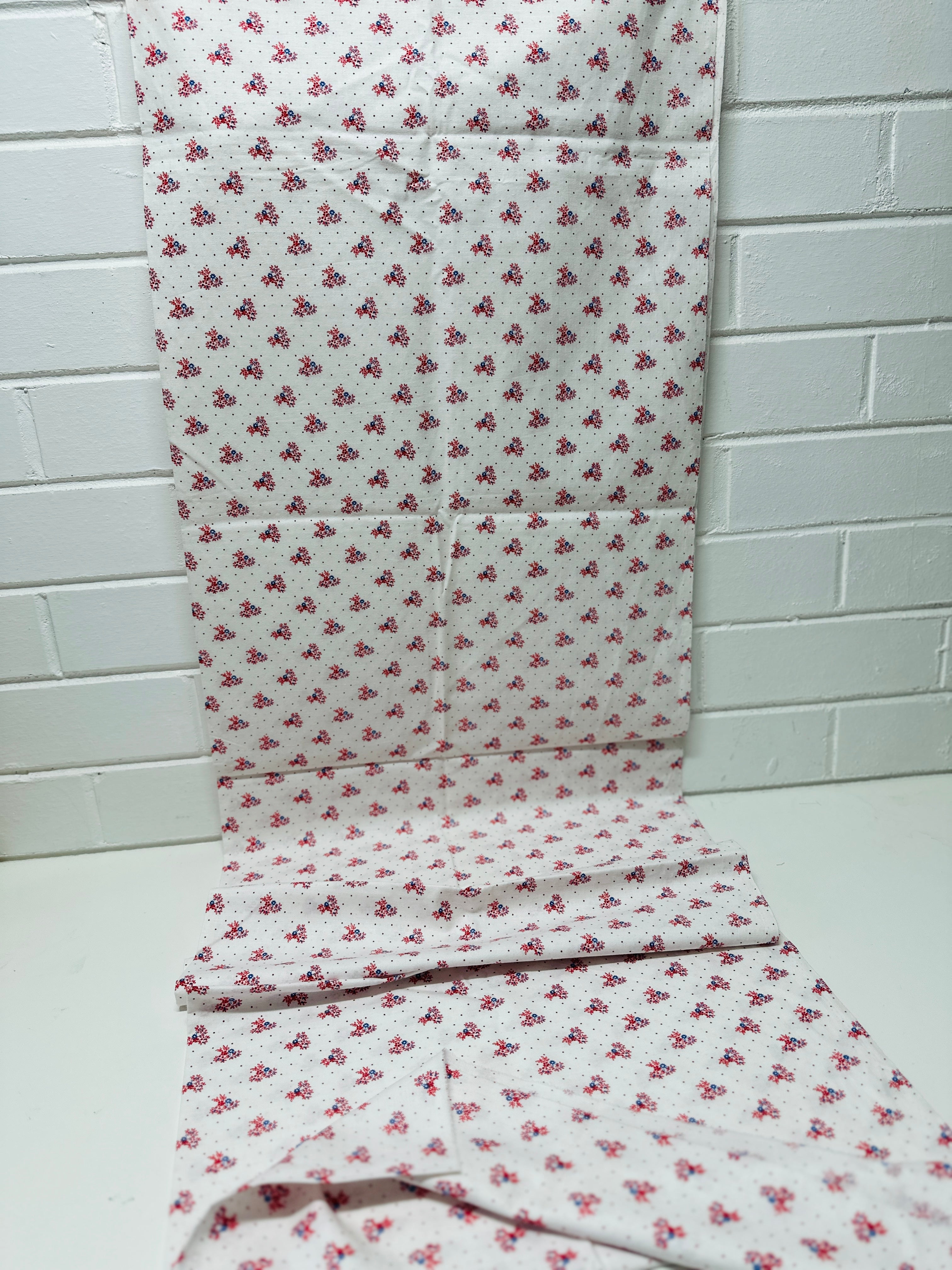 200cms Pretty Vintage Cotton Fabric White