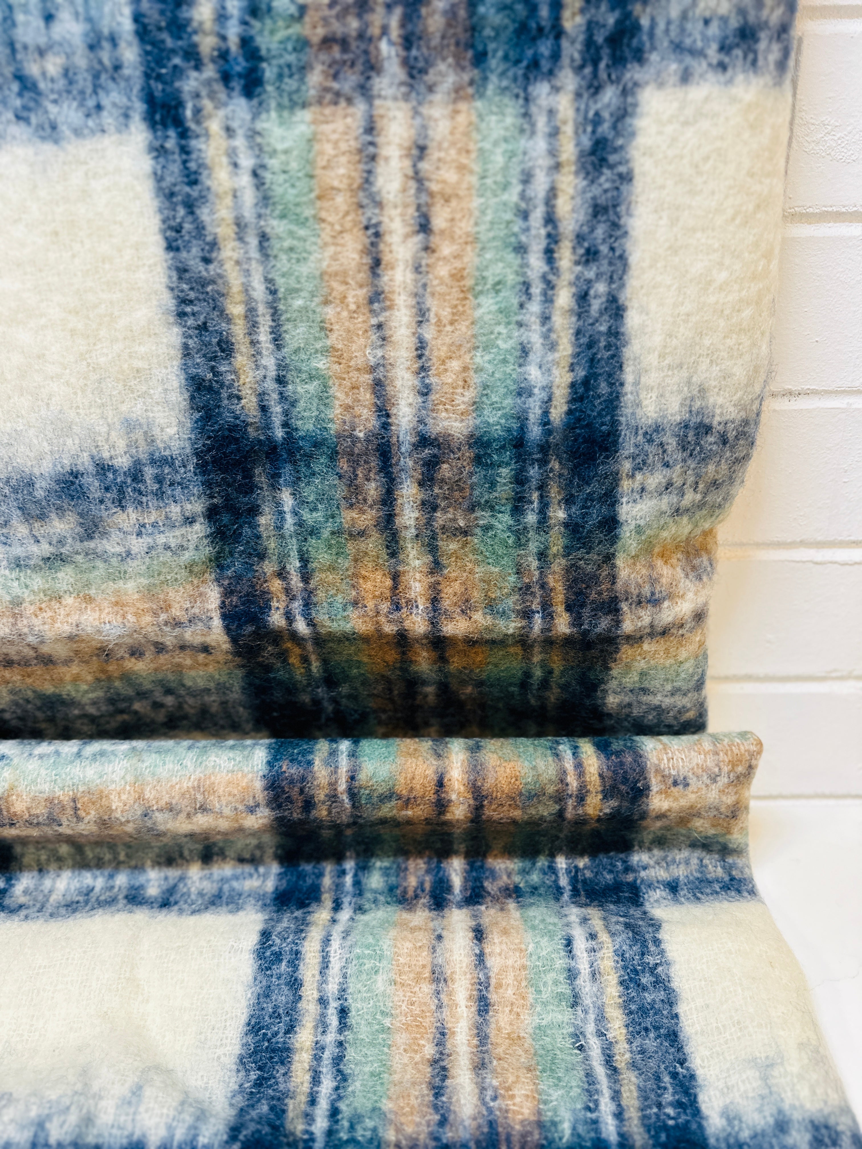 Vintage Mohair Blanket Excellent condition Made in Italy Plaids