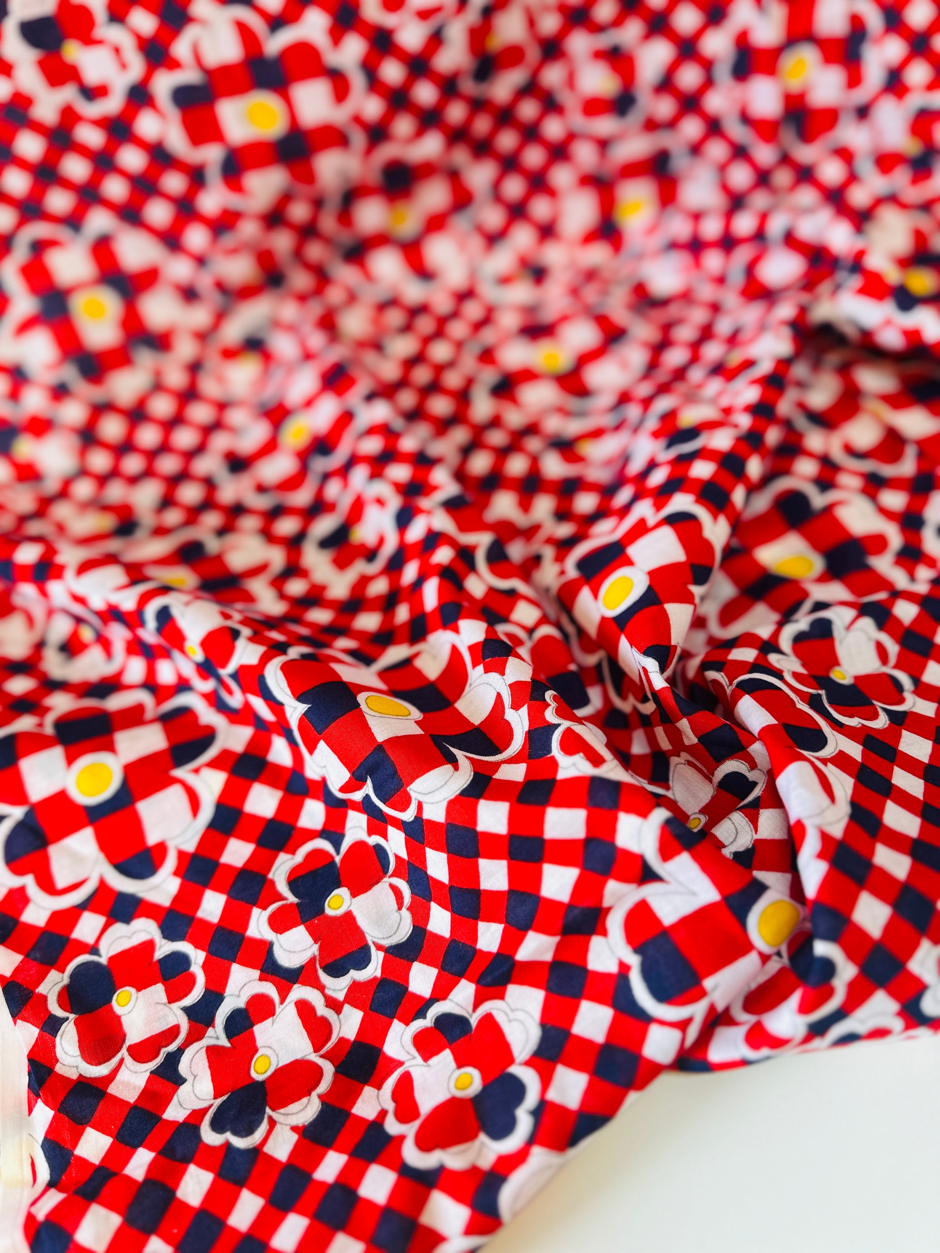170cms Vintage Cotton Fabric RETRO Heaven