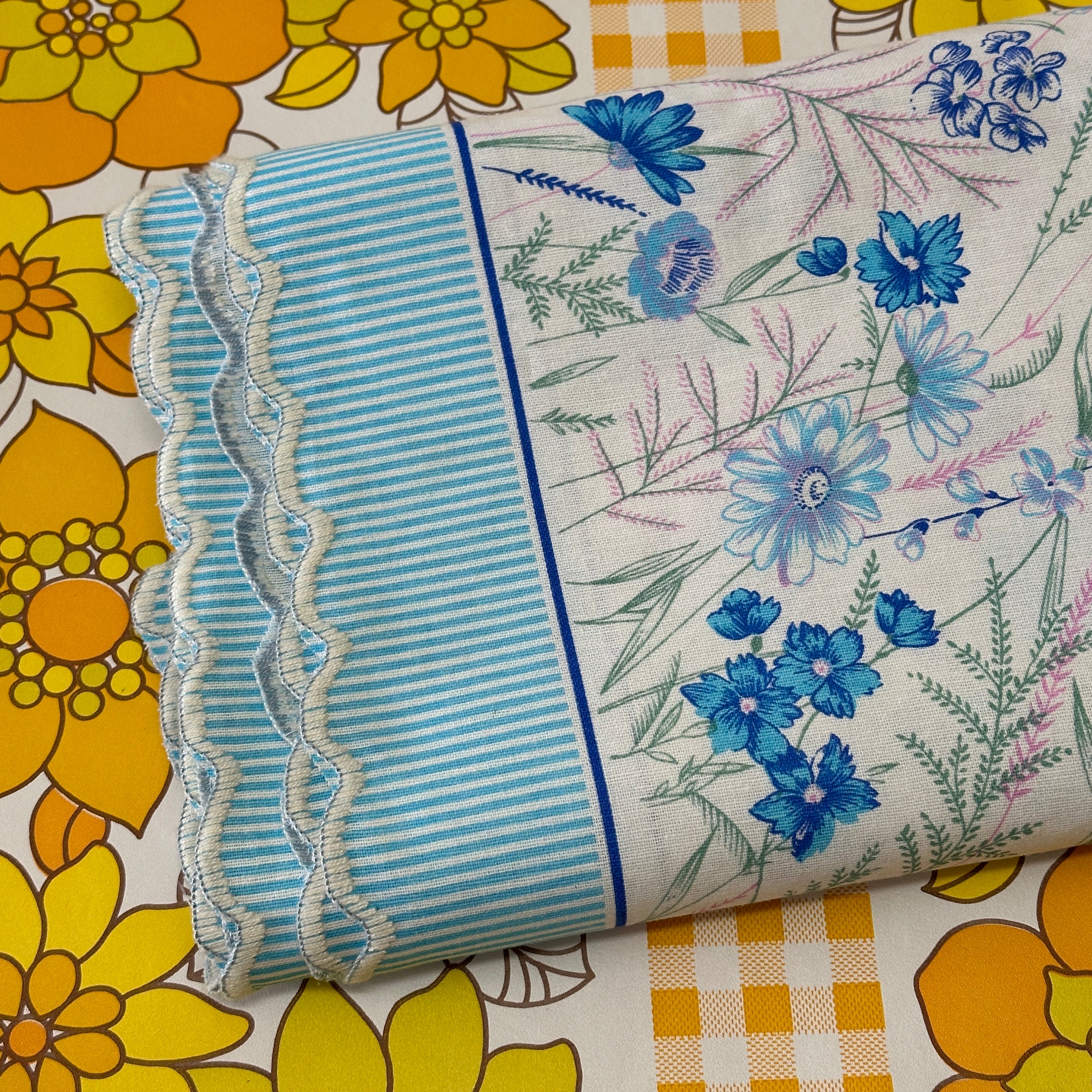 UNUSED Cotton Table Cloth STUNNING