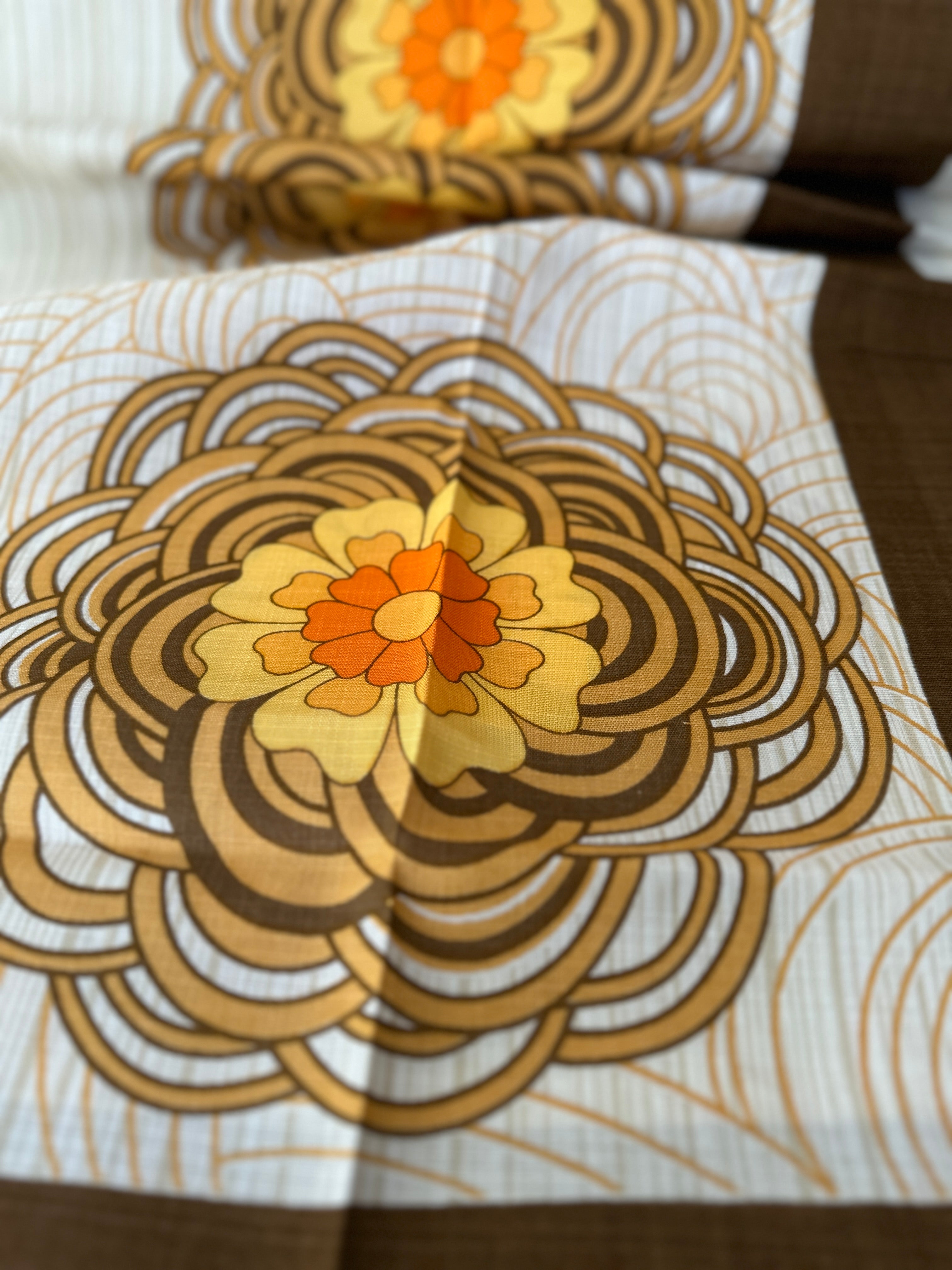 W Germany NOS Retro Table Cloth STUNNNG