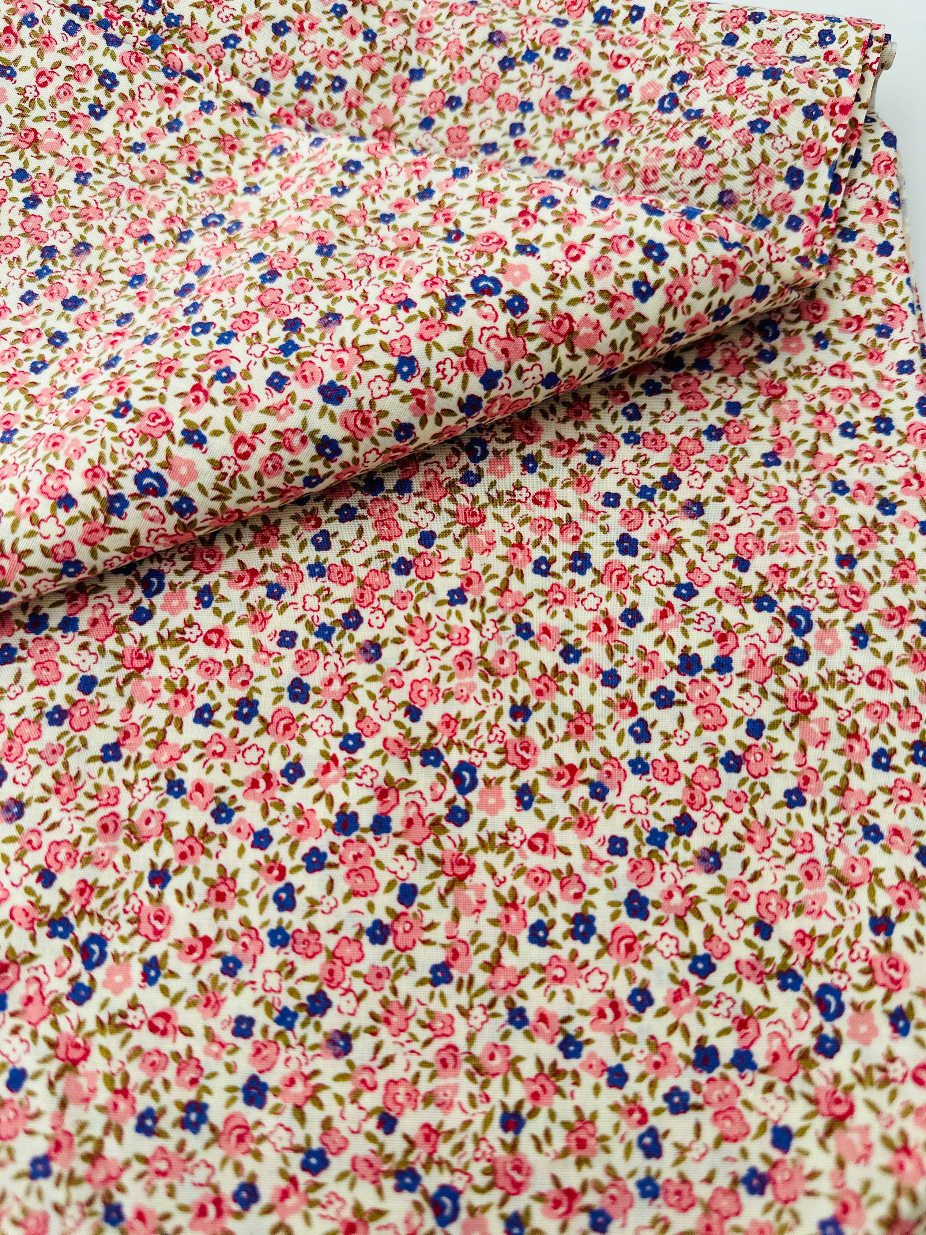 200cms Cute Modern Cotton Floral Fabric Craft Quilting