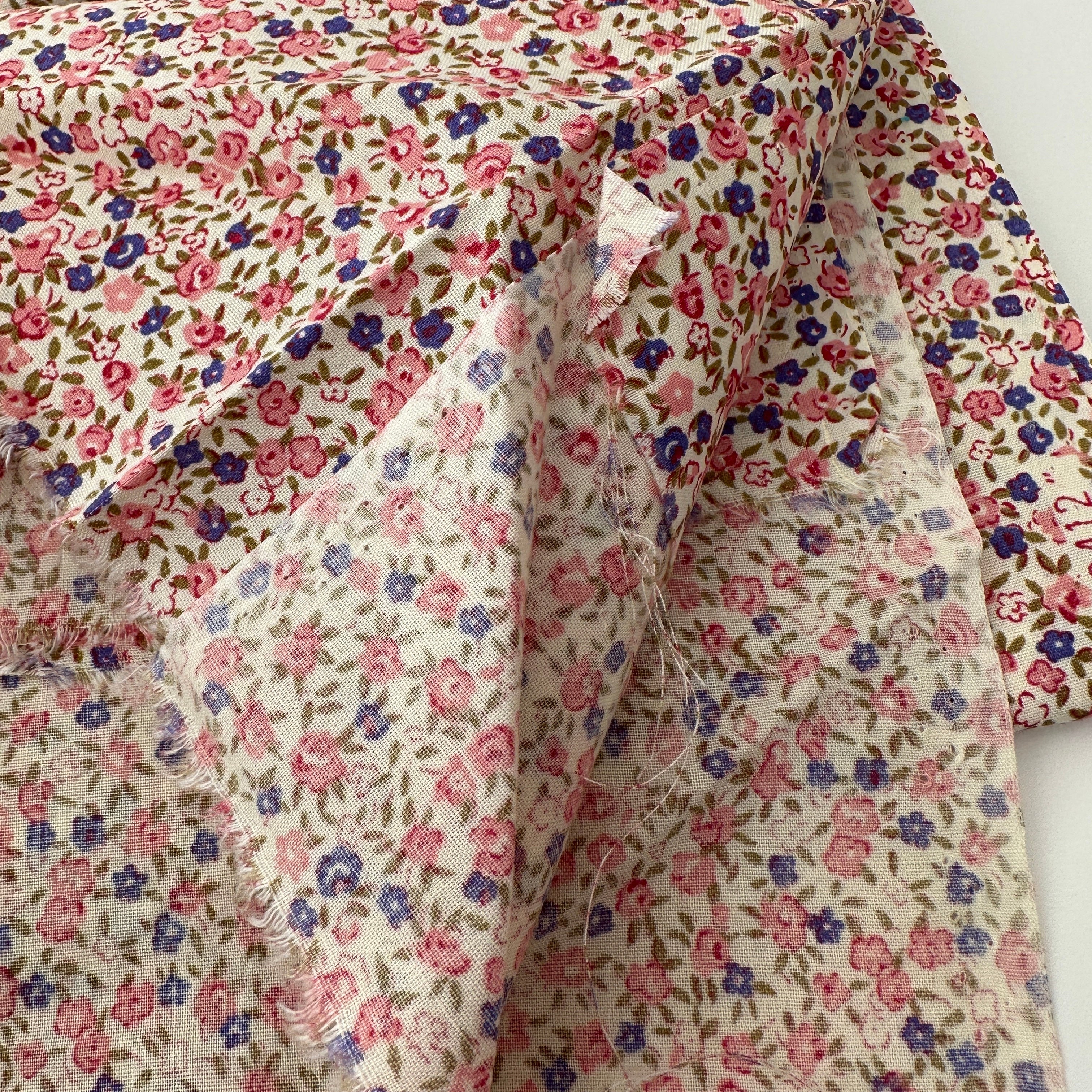 200cms Cute Modern Cotton Floral Fabric Craft Quilting