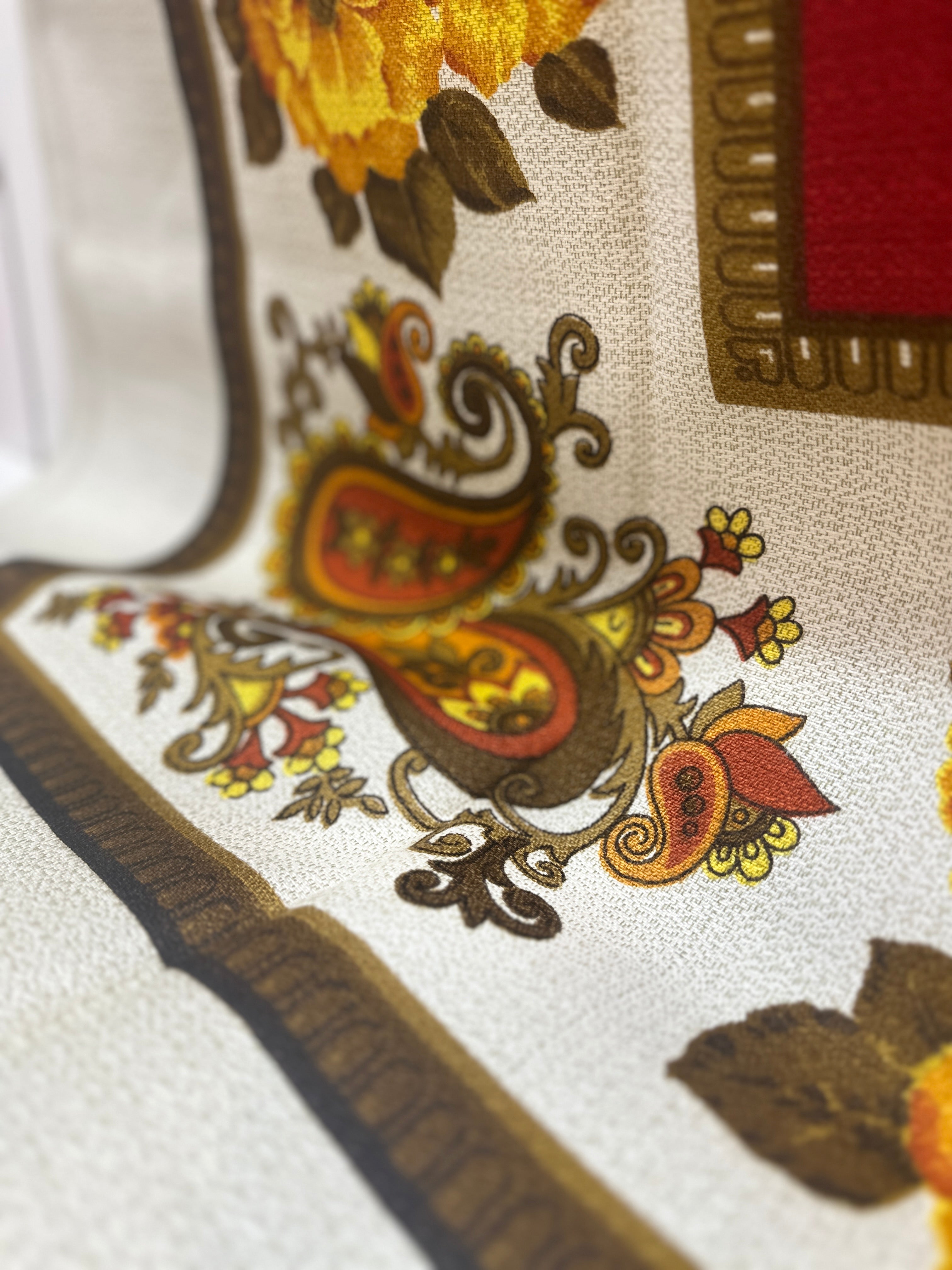 UNUSED Crisp Vintage LARGE Tablecloth