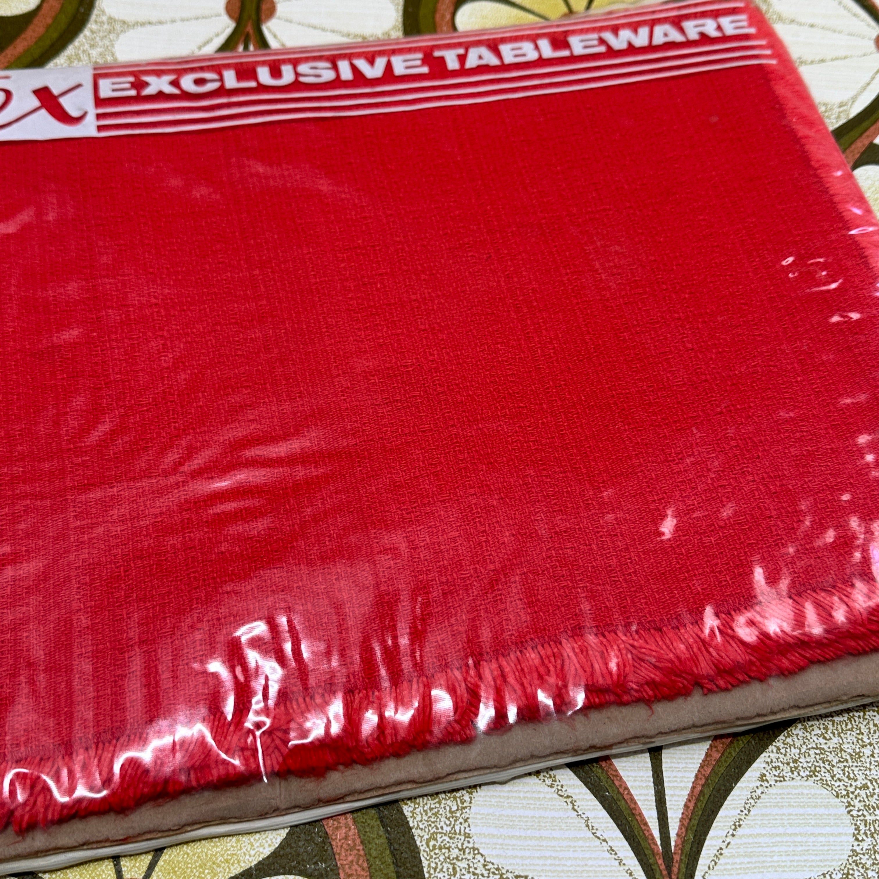 Retro UNUSED Placemats Red Set